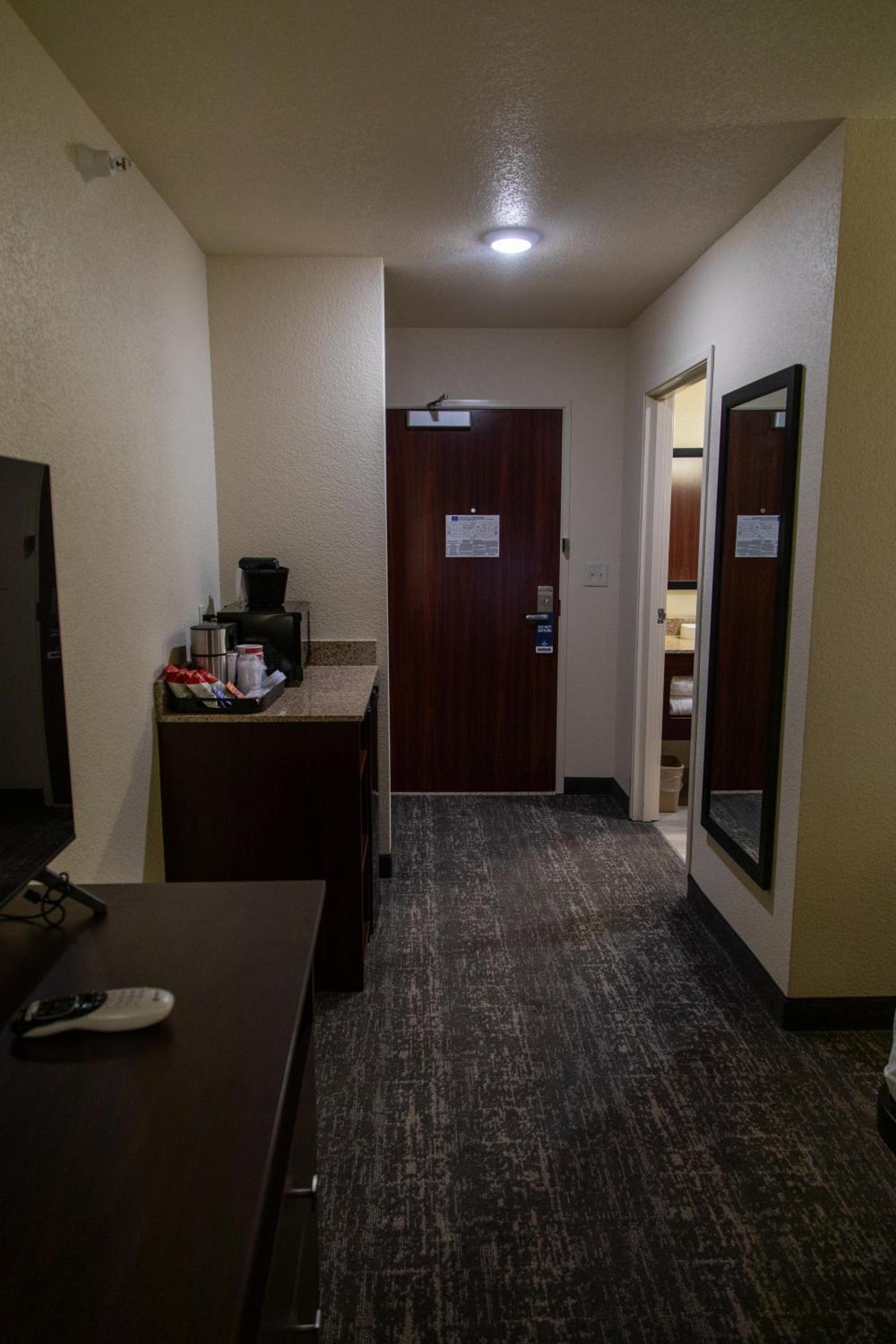 Cobblestone Inn & Suites -Springfield photo 37