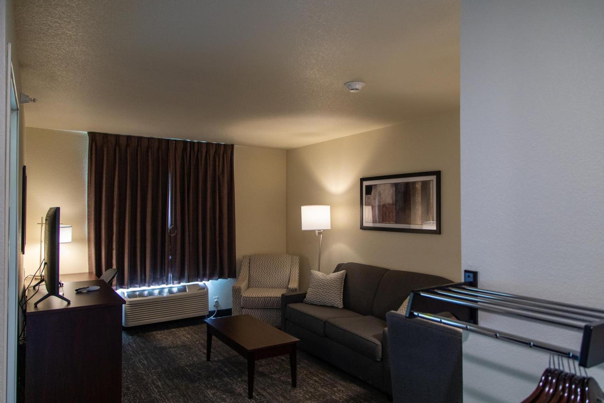Cobblestone Inn & Suites -Springfield photo 17