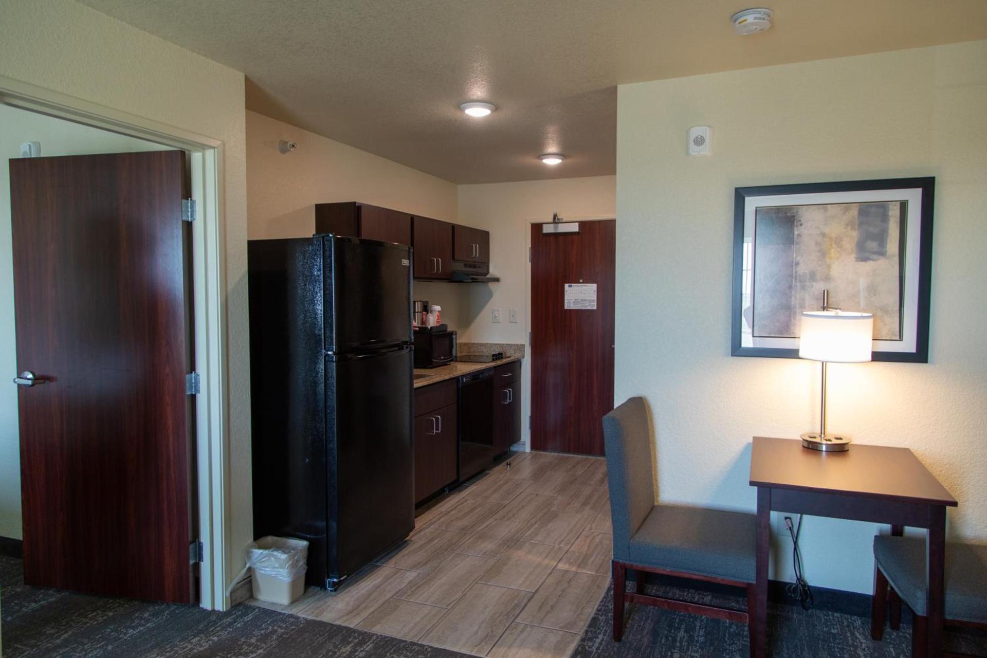 Cobblestone Inn & Suites -Springfield photo 9