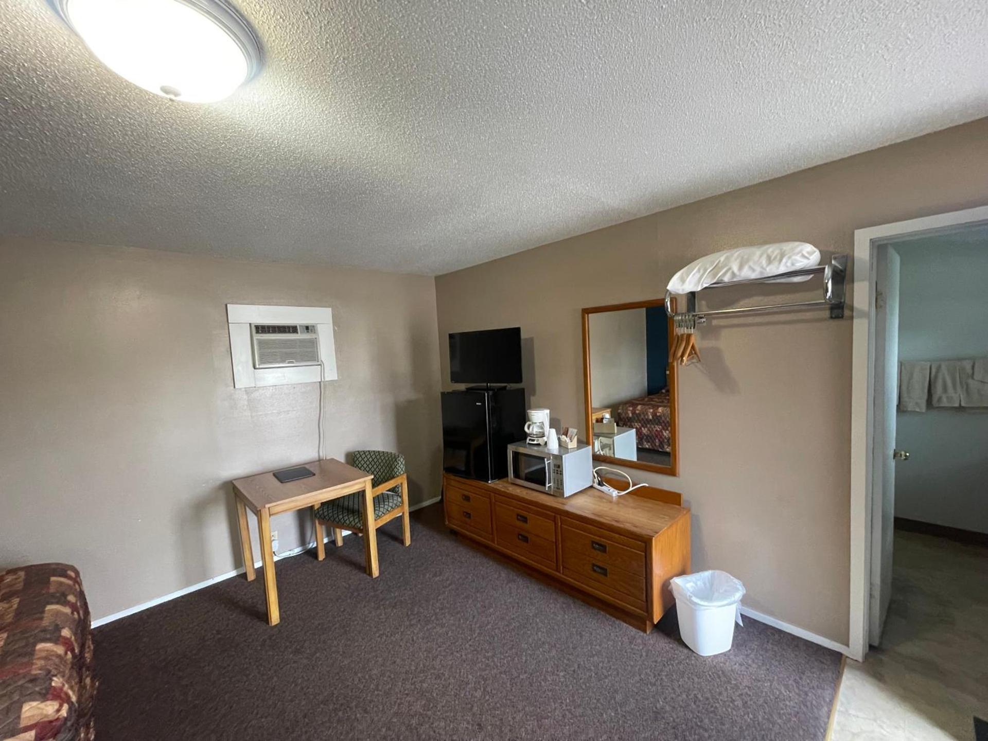 The Village Motel photo 9