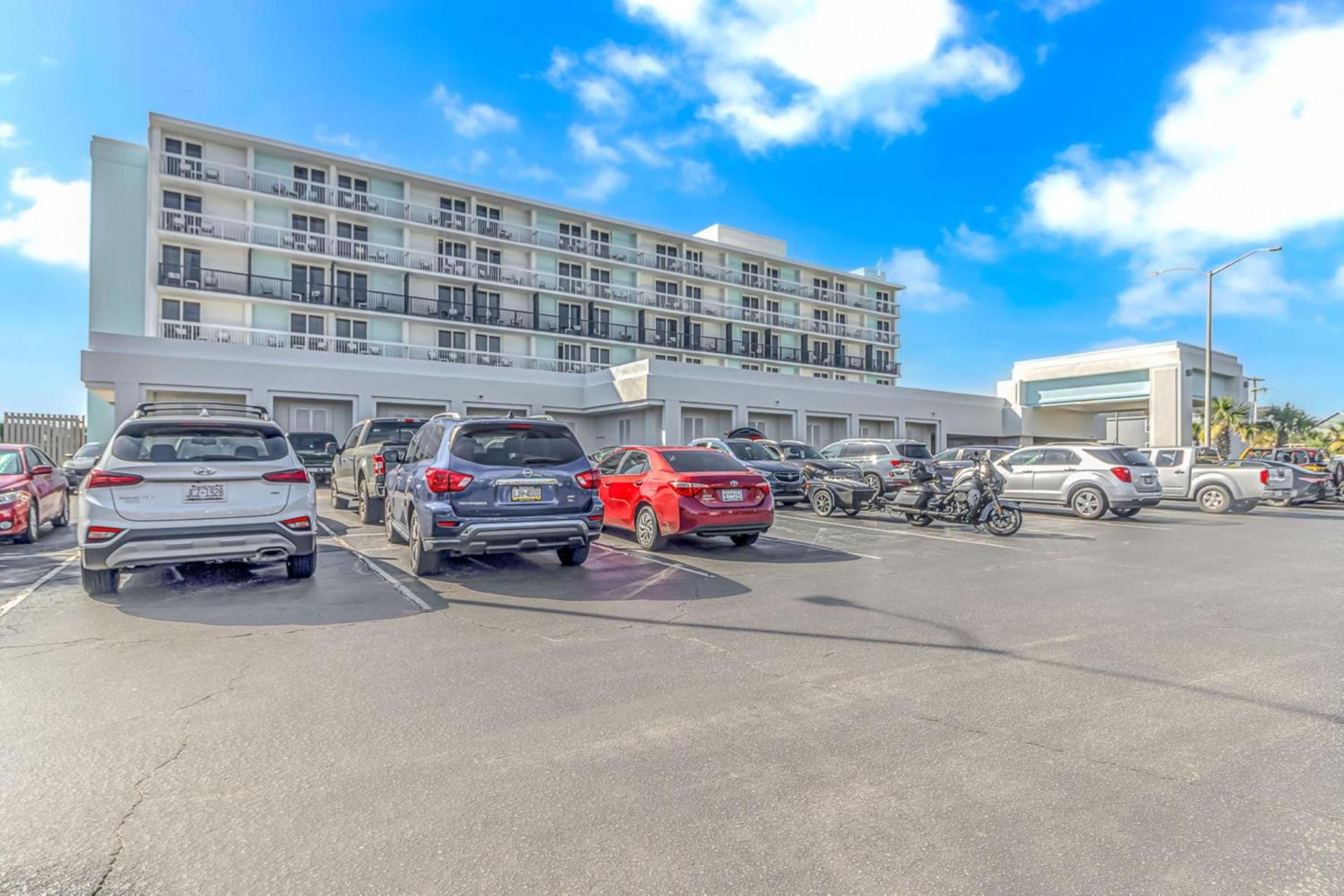 Holiday Inn Resort Oceanfront at Surfside Beach by IHG photo 14