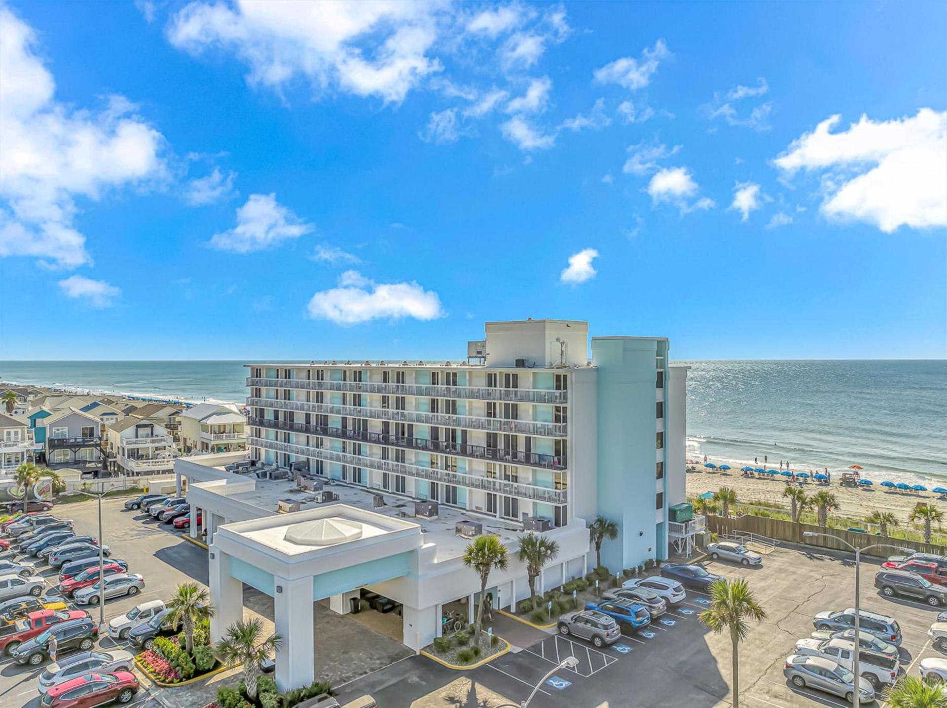 Holiday Inn Resort Oceanfront at Surfside Beach by IHG photo 3