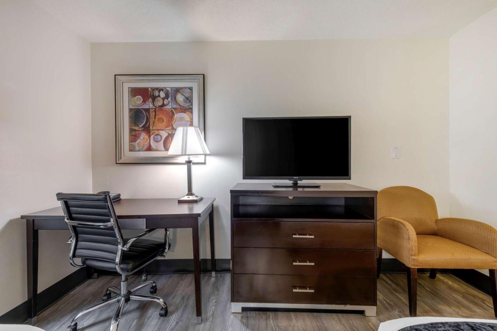 Best Western Plus Rockwall Inn & Suites photo 22