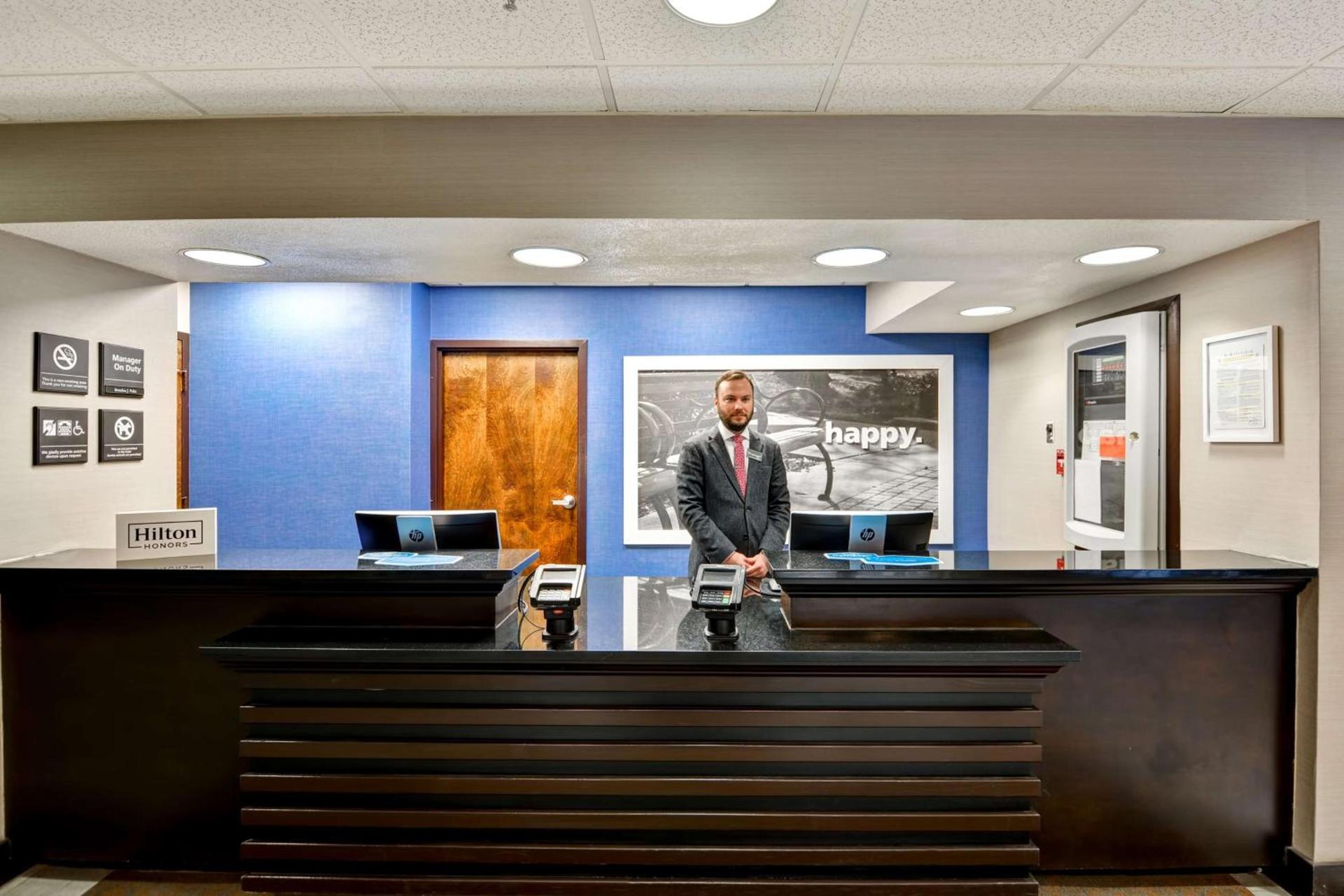 Hampton Inn State College photo 4