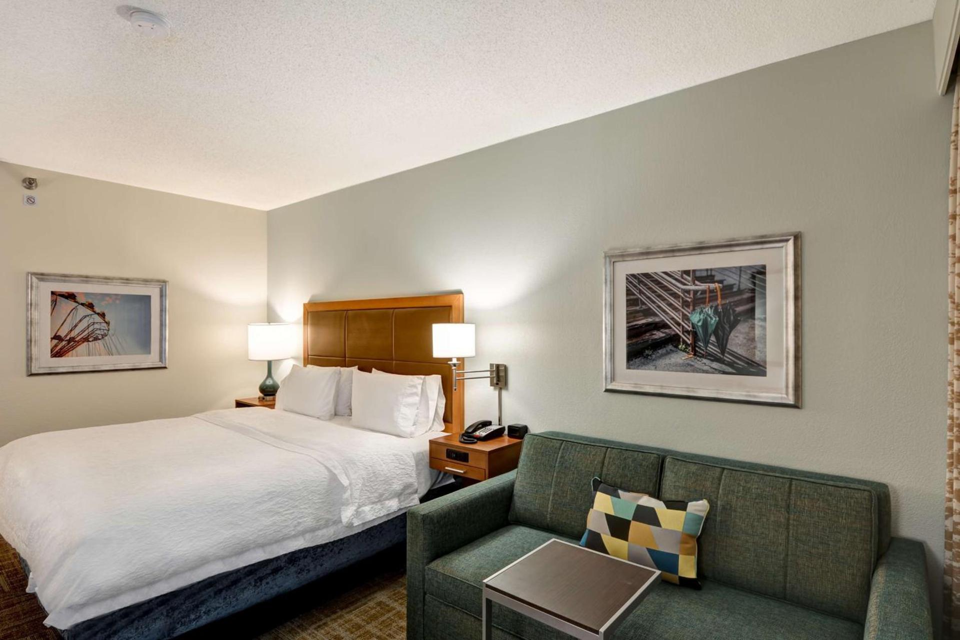 Hampton Inn State College photo 14