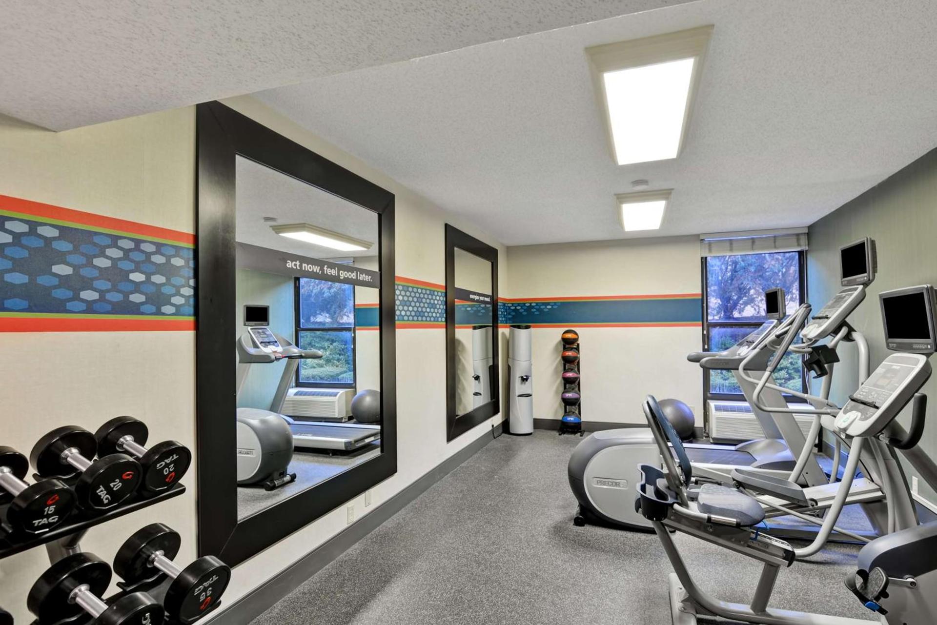 Hampton Inn State College photo 13