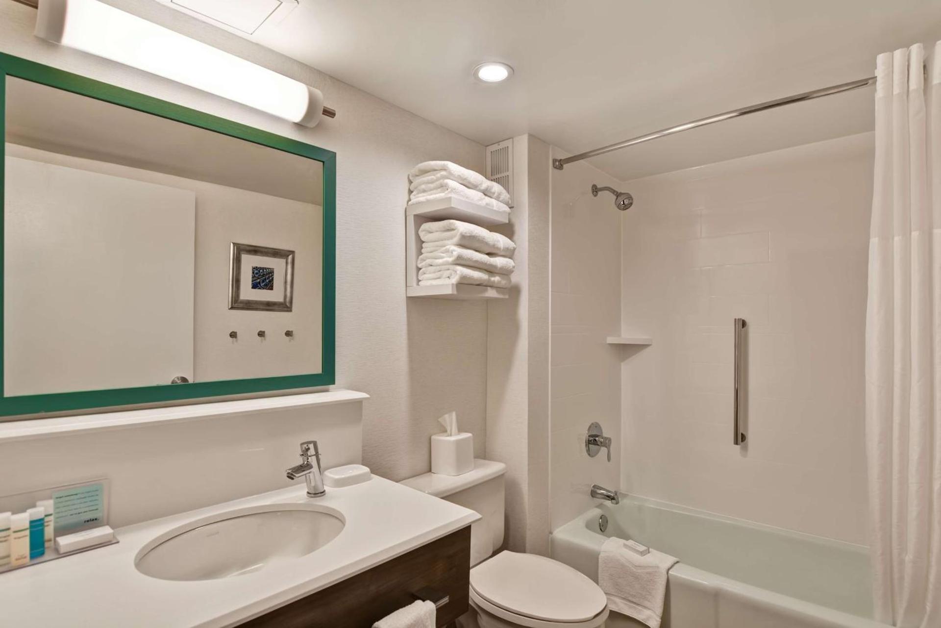 Hampton Inn State College photo 20