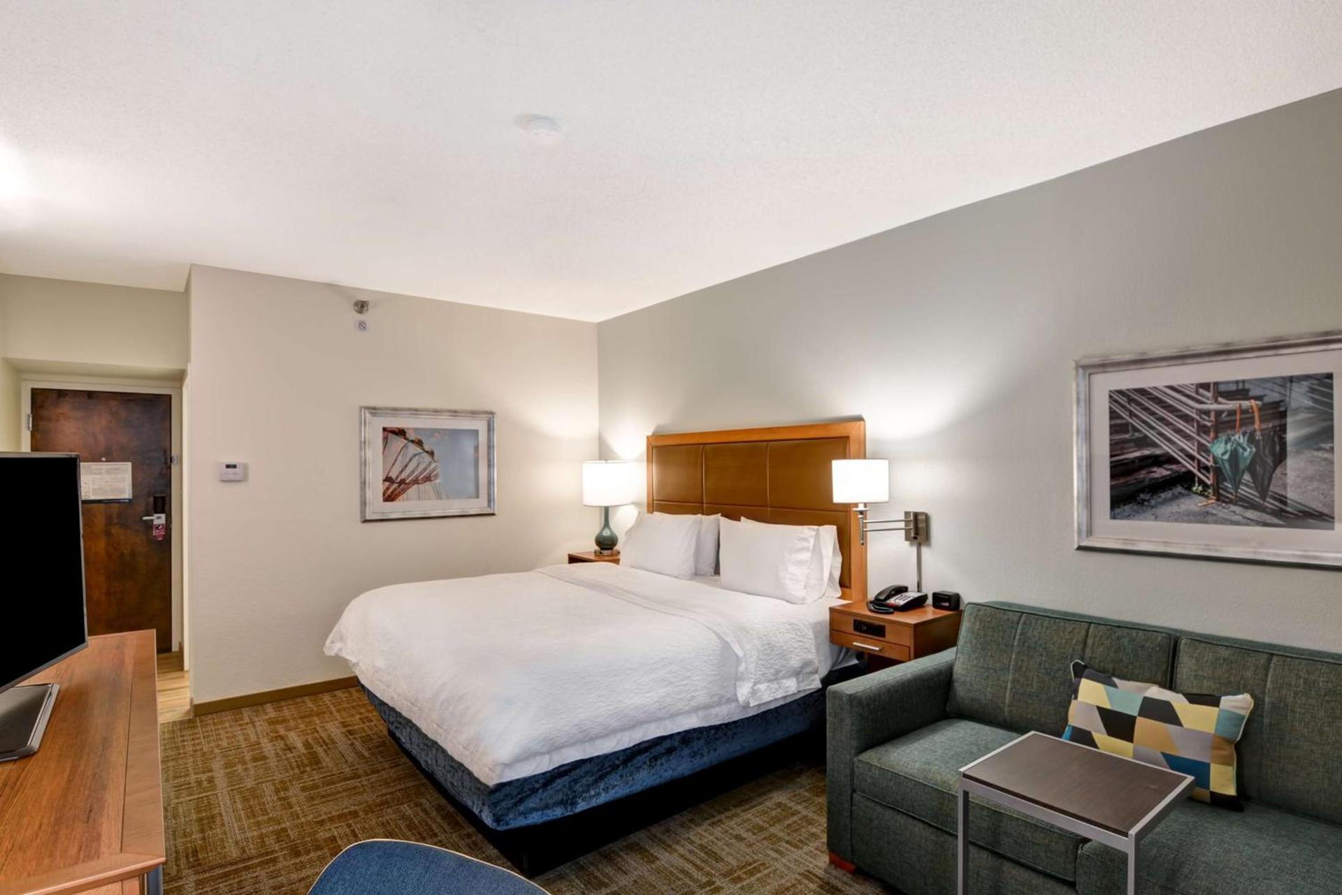Hampton Inn State College photo 27