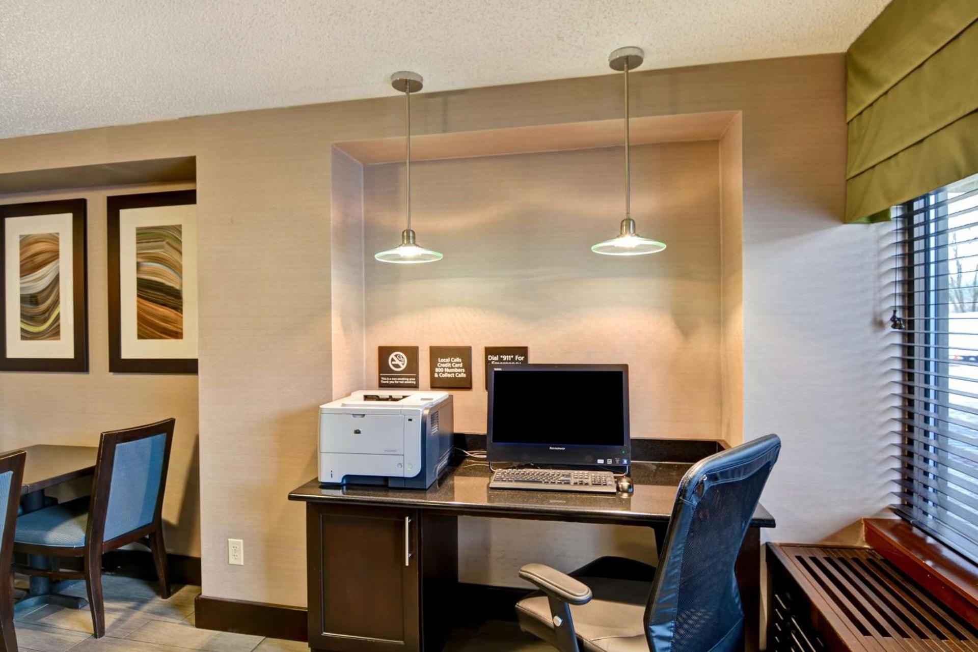 Hampton Inn State College photo 29