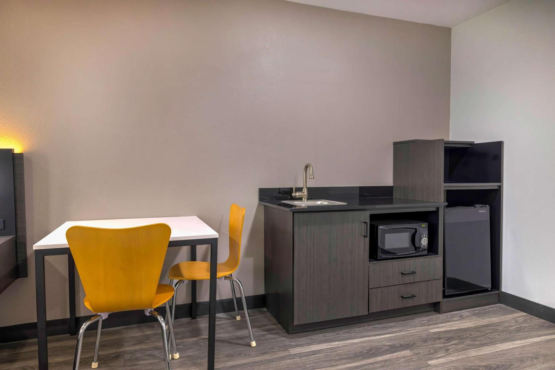 Motel 6-Fort Worth, TX - Burleson photo 8