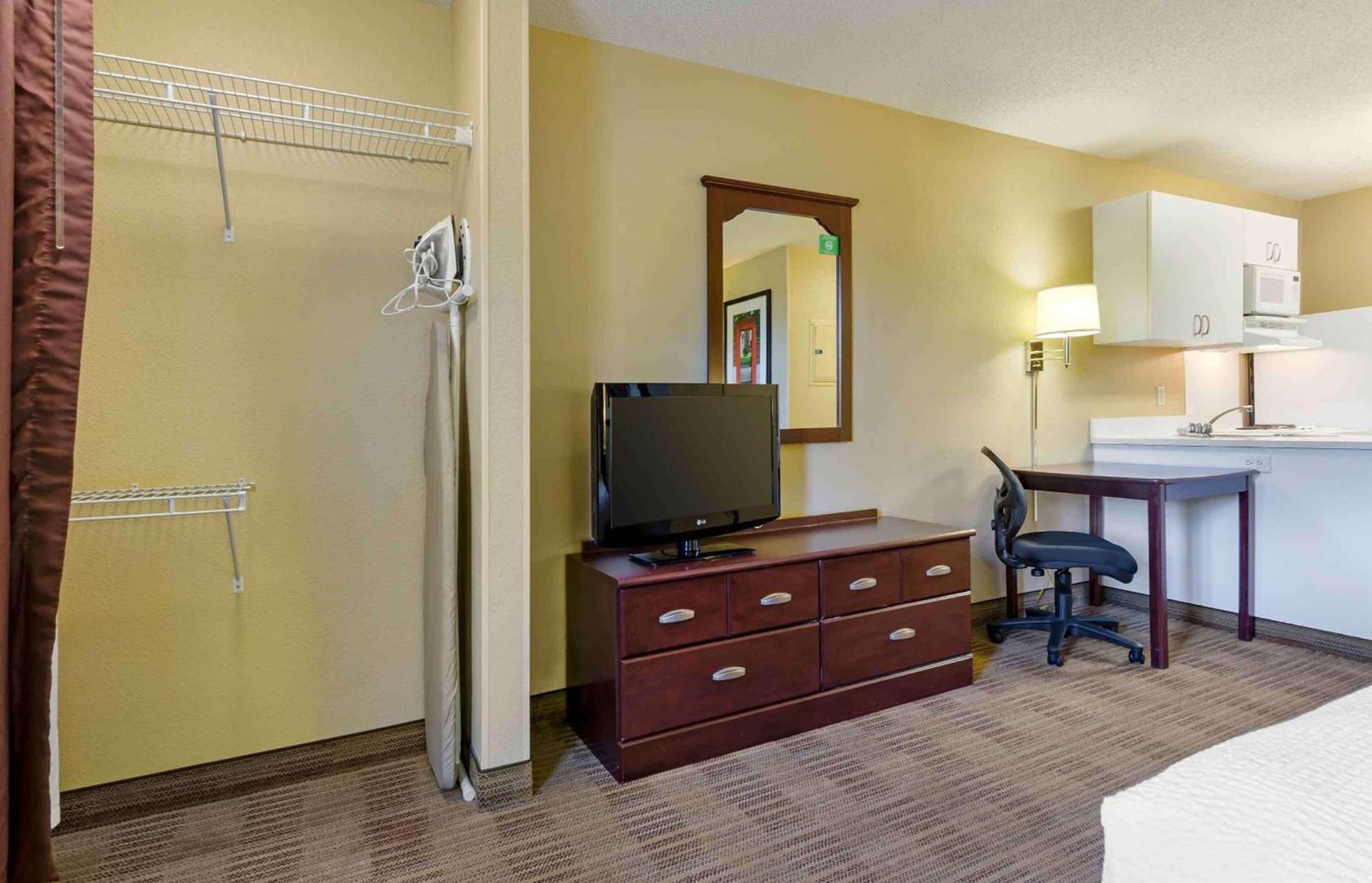 Extended Stay America Suites - Lynchburg - University Blvd photo 12