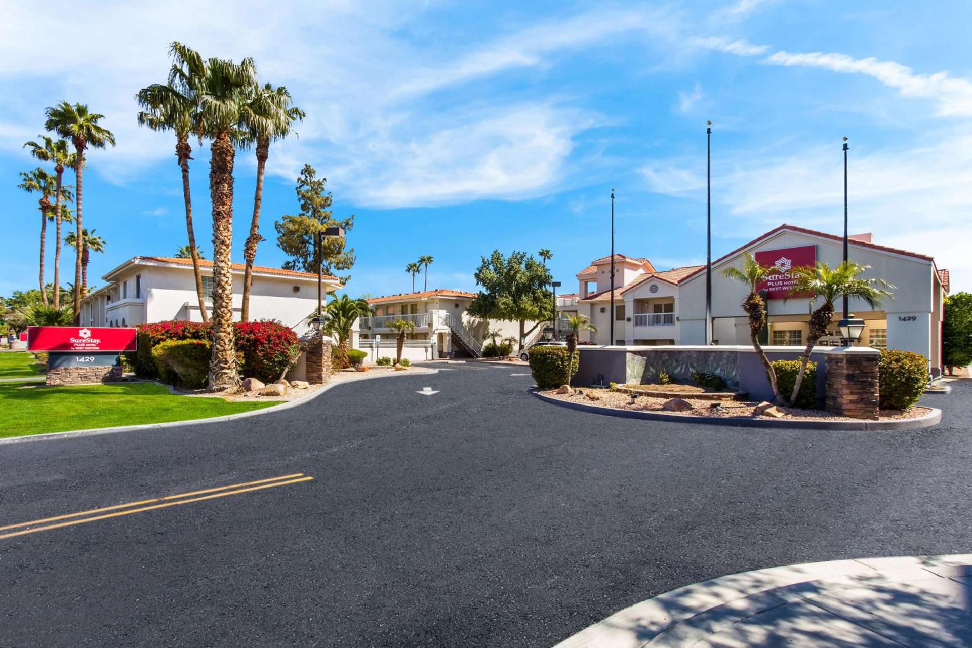 Howard Johnson by Wyndham Tempe University/Phoenix photo 5