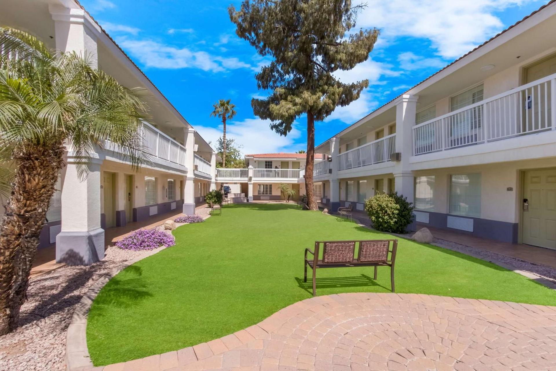 Howard Johnson by Wyndham Tempe University/Phoenix — hotel in Tempe