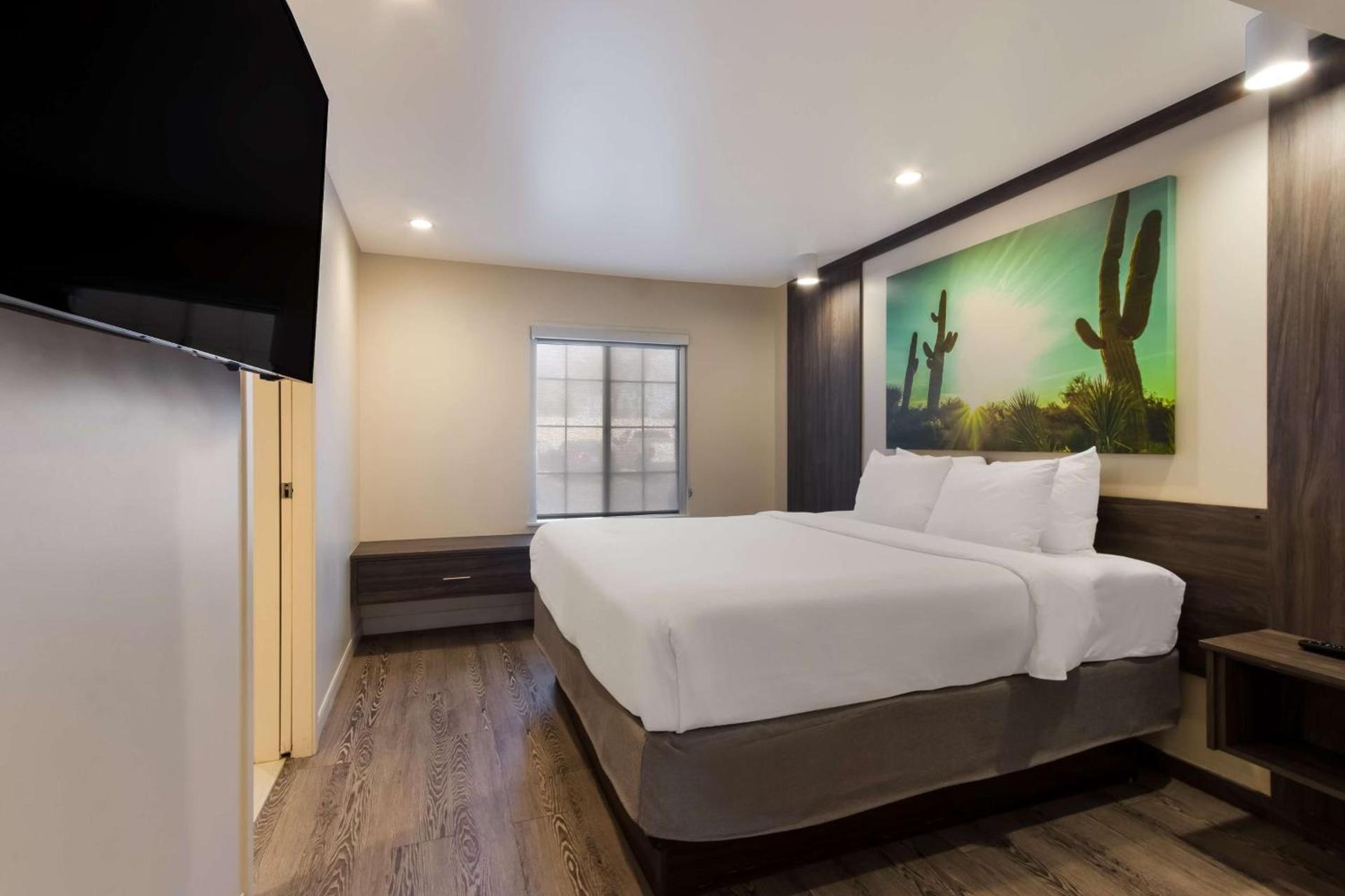 Howard Johnson by Wyndham Tempe University/Phoenix photo 16