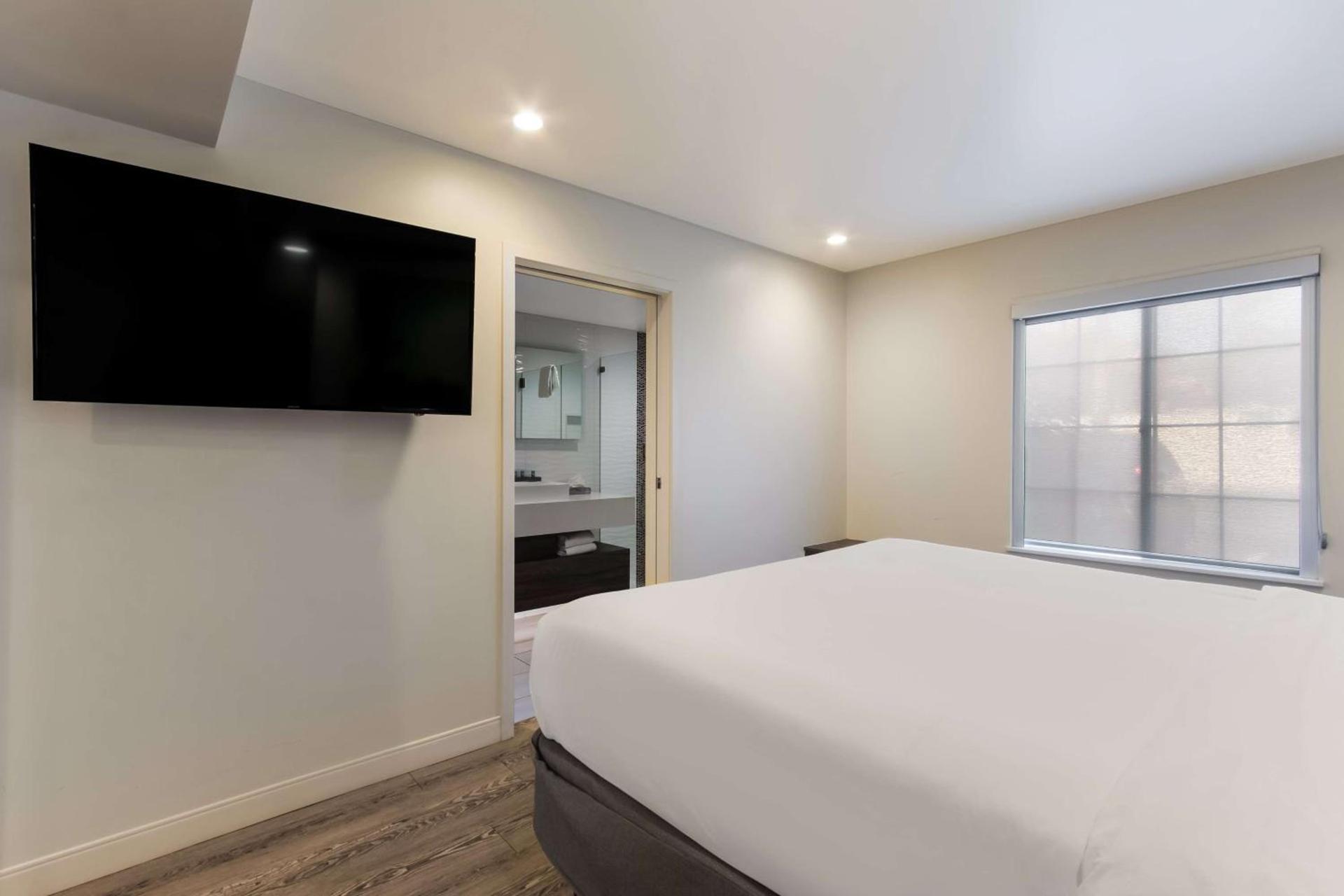 Howard Johnson by Wyndham Tempe University/Phoenix photo 17