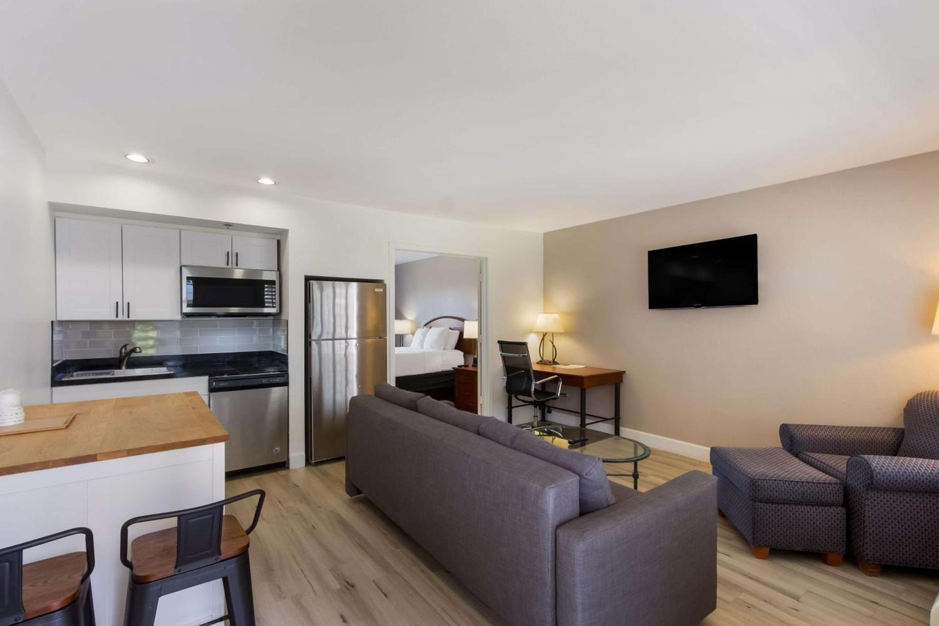Howard Johnson by Wyndham Tempe University/Phoenix photo 18