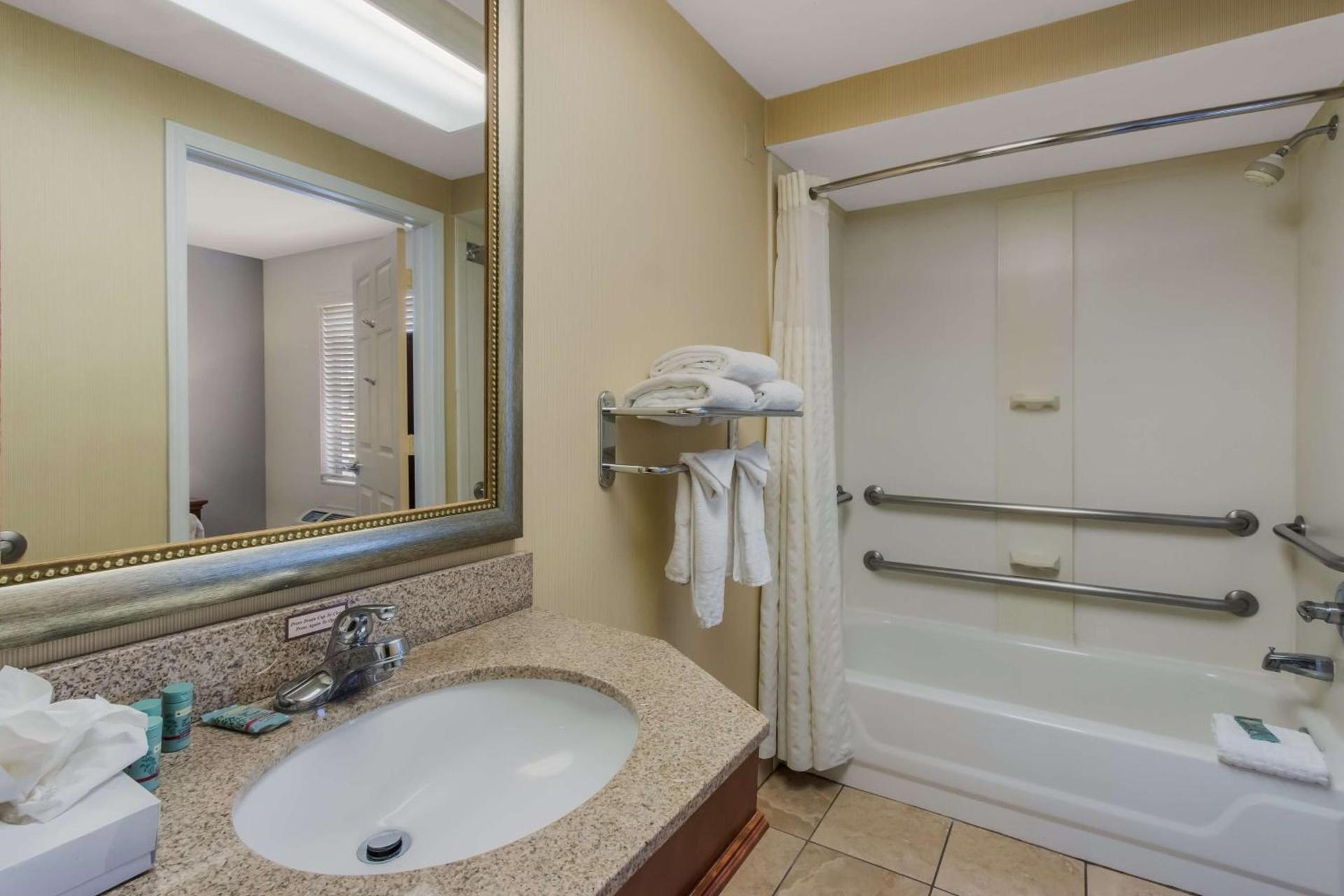 Howard Johnson by Wyndham Tempe University/Phoenix photo 31