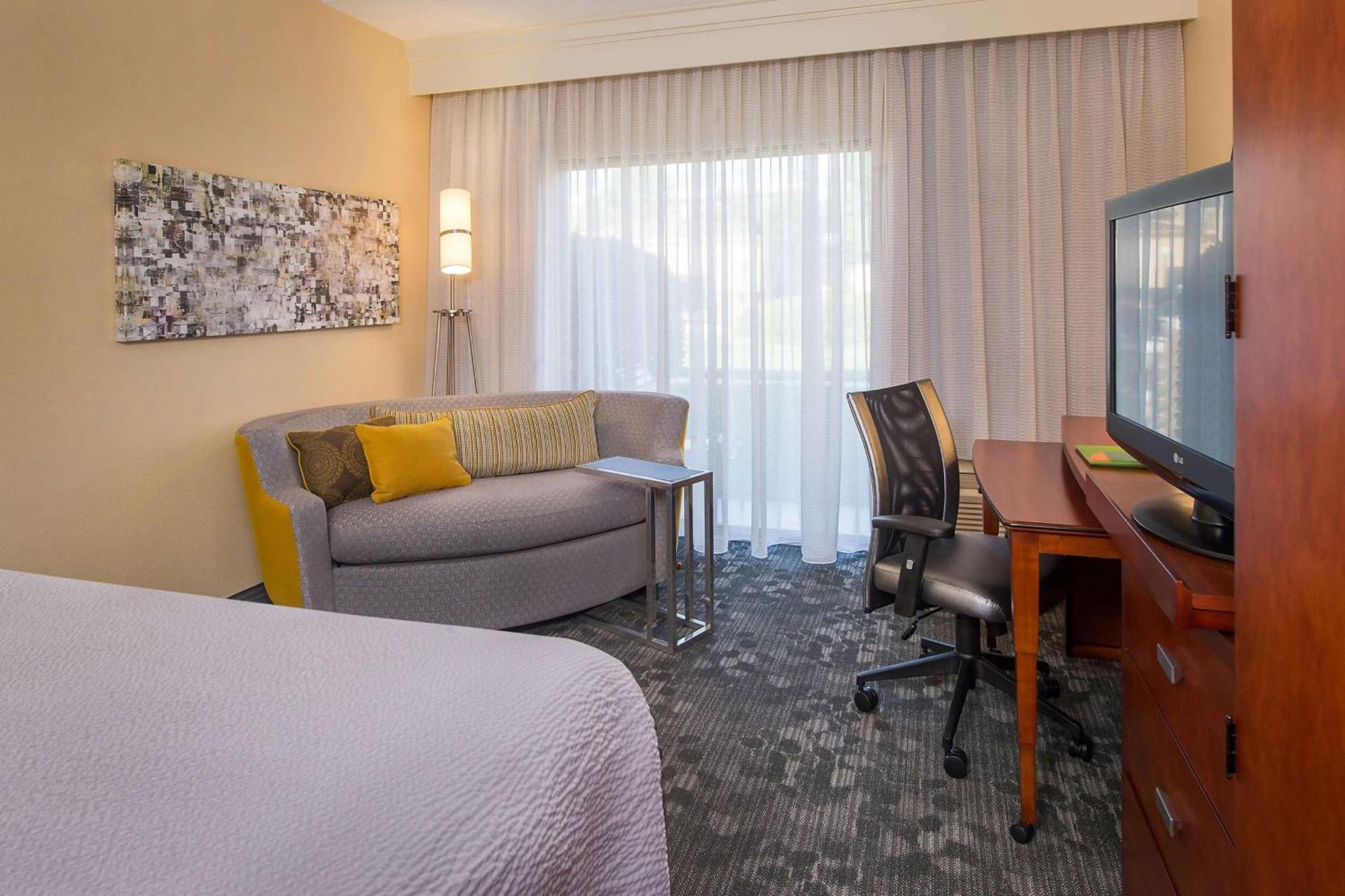 Sonesta Select Charlotte University Research Park photo 8