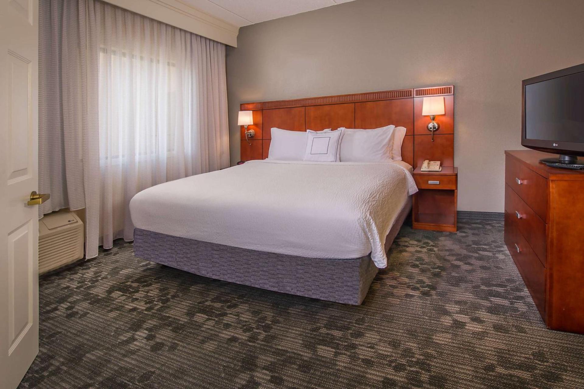 Sonesta Select Charlotte University Research Park photo 11