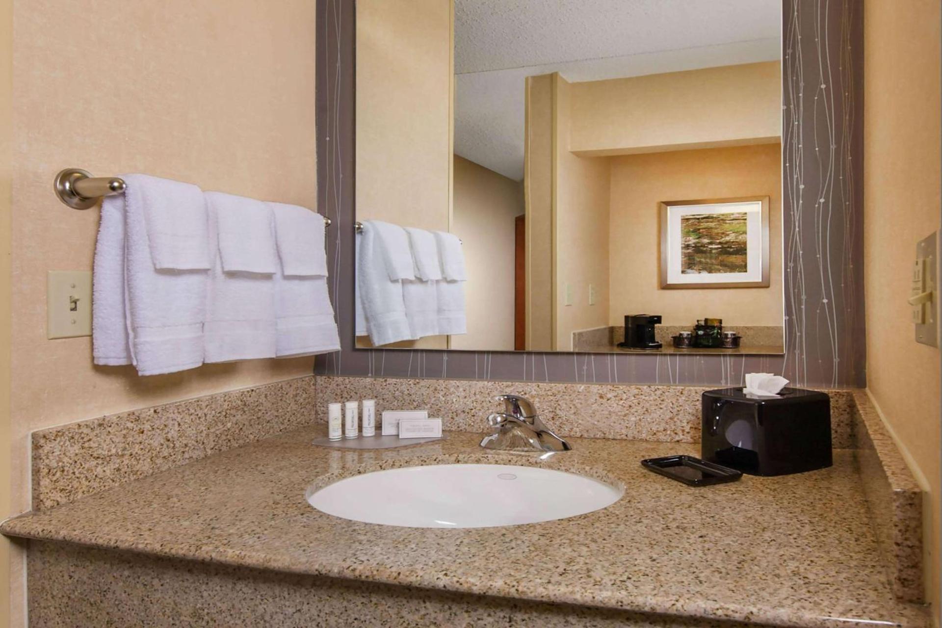 Sonesta Select Charlotte University Research Park photo 14