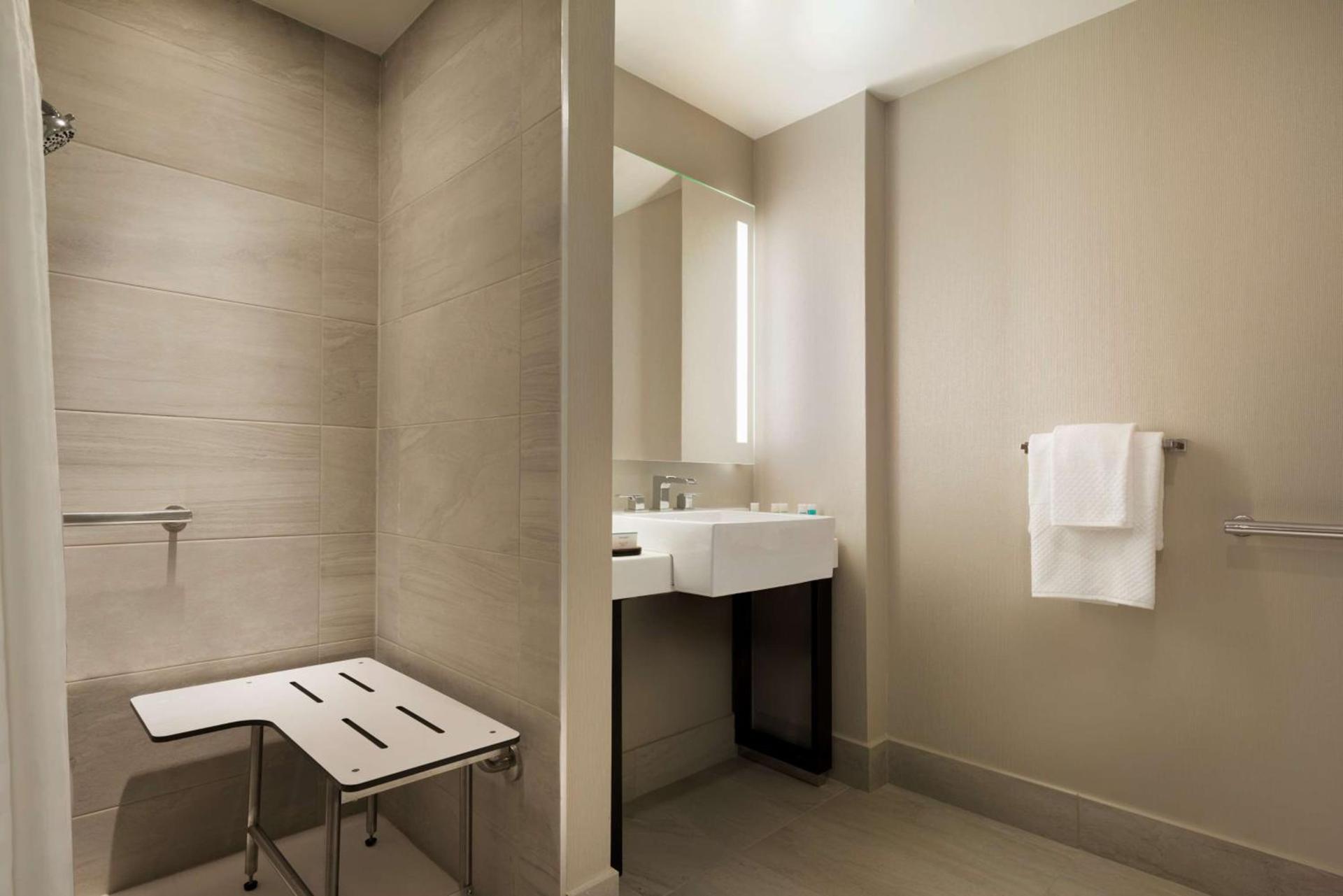 Newly Renovated Embassy Suites By Hilton New York Manhattan Times Square photo 59