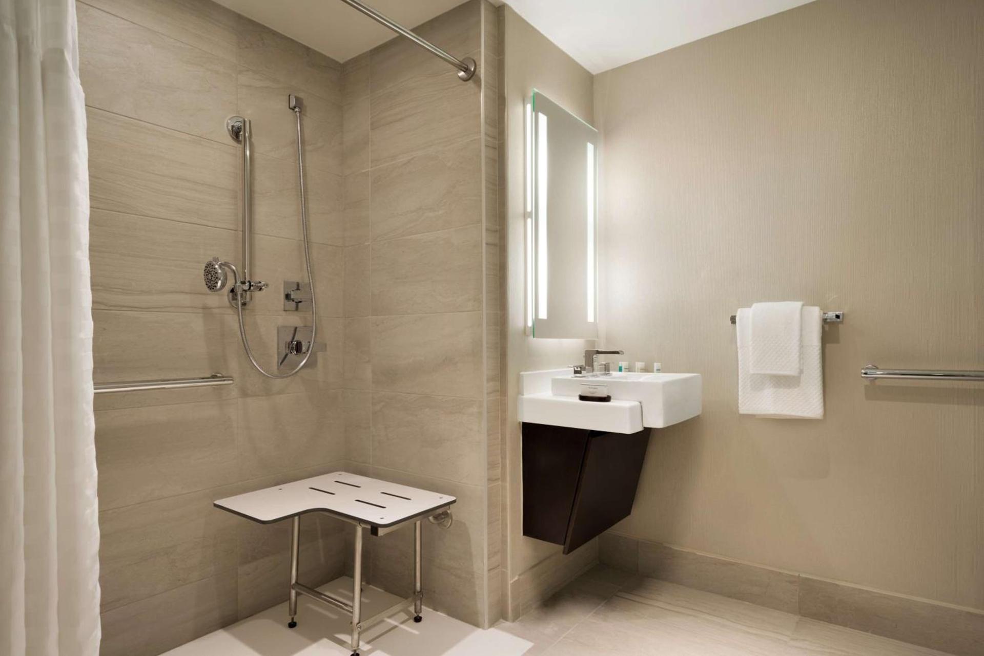 Newly Renovated Embassy Suites By Hilton New York Manhattan Times Square photo 77