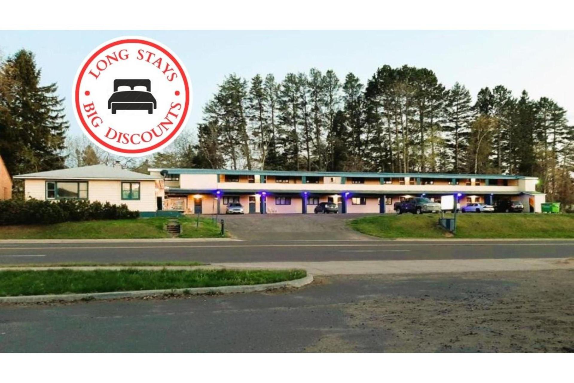 Love Hotels Timberline By OYO Lake Superior photo 15