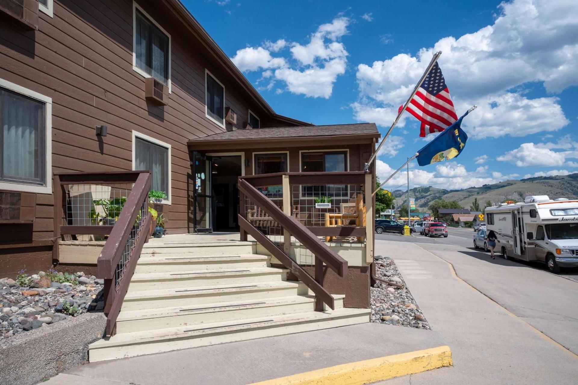 Super 8 by Wyndham Gardiner/Yellowstone Park Area photo 7