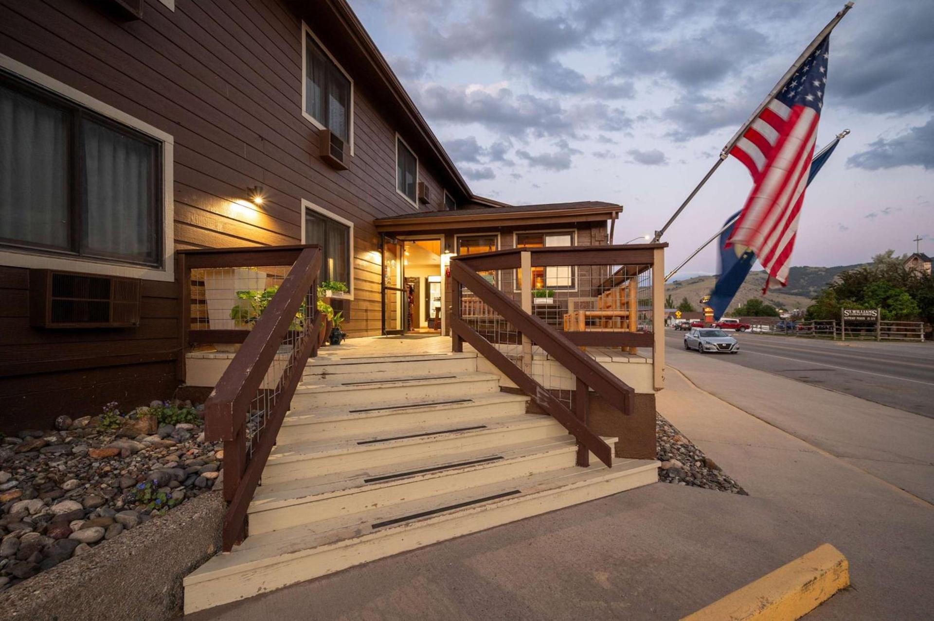 Super 8 by Wyndham Gardiner/Yellowstone Park Area photo 11