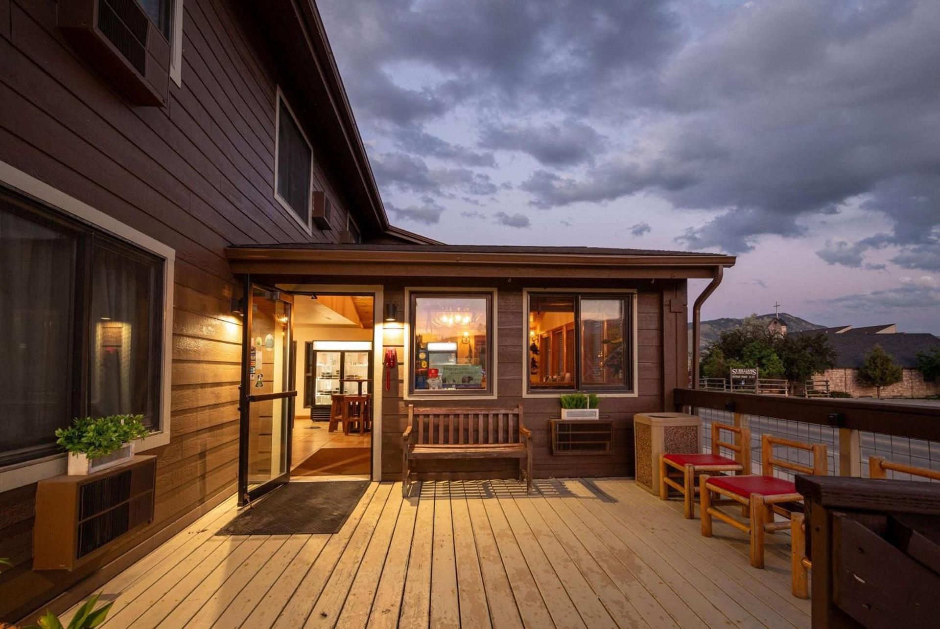 Super 8 by Wyndham Gardiner/Yellowstone Park Area photo 12