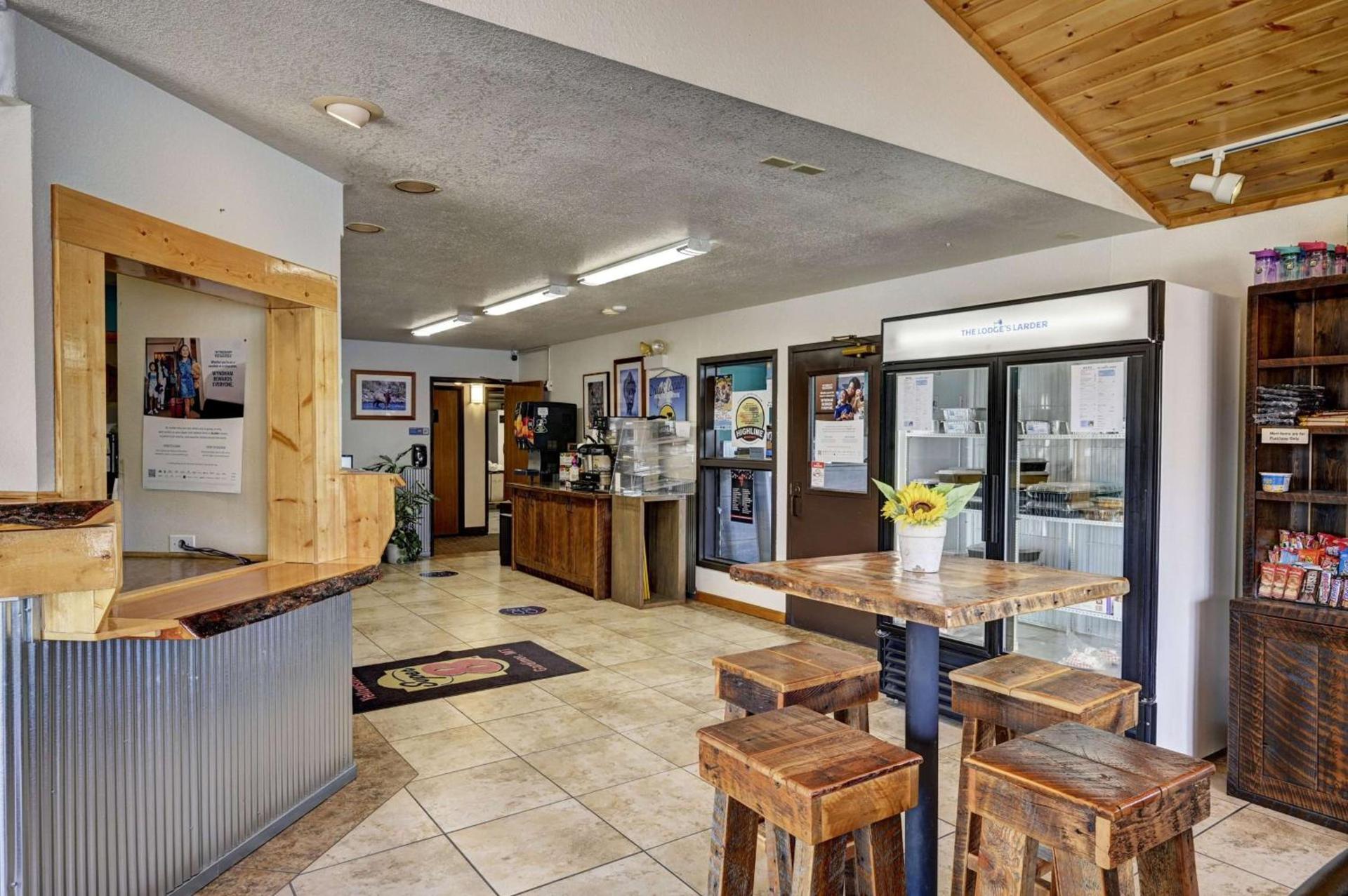 Super 8 by Wyndham Gardiner/Yellowstone Park Area photo 31