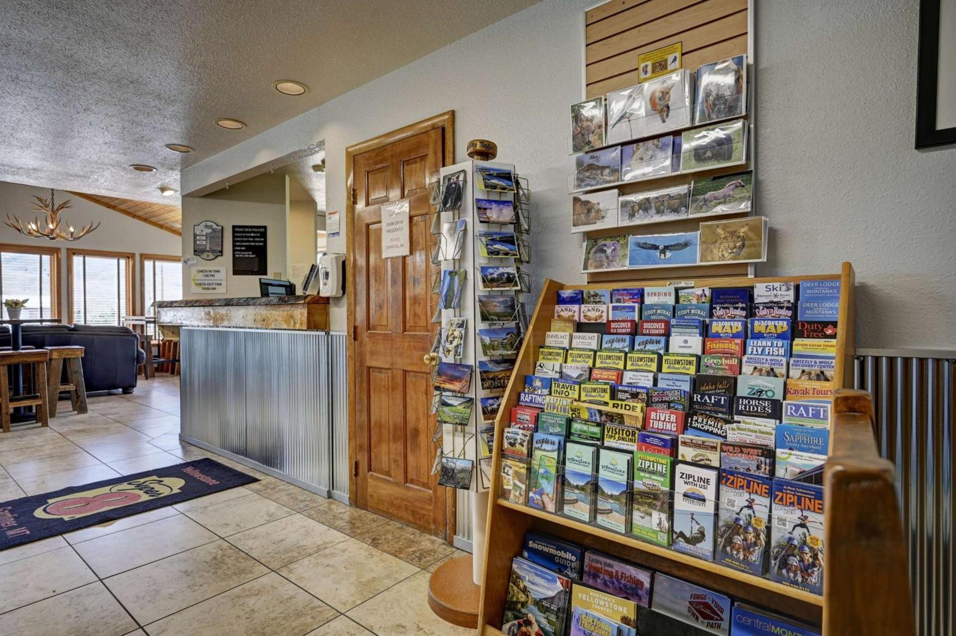 Super 8 by Wyndham Gardiner/Yellowstone Park Area photo 36