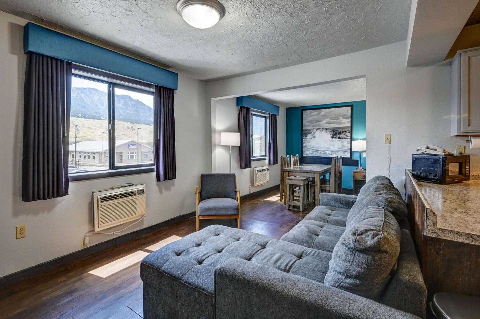 Super 8 by Wyndham Gardiner/Yellowstone Park Area photo 54