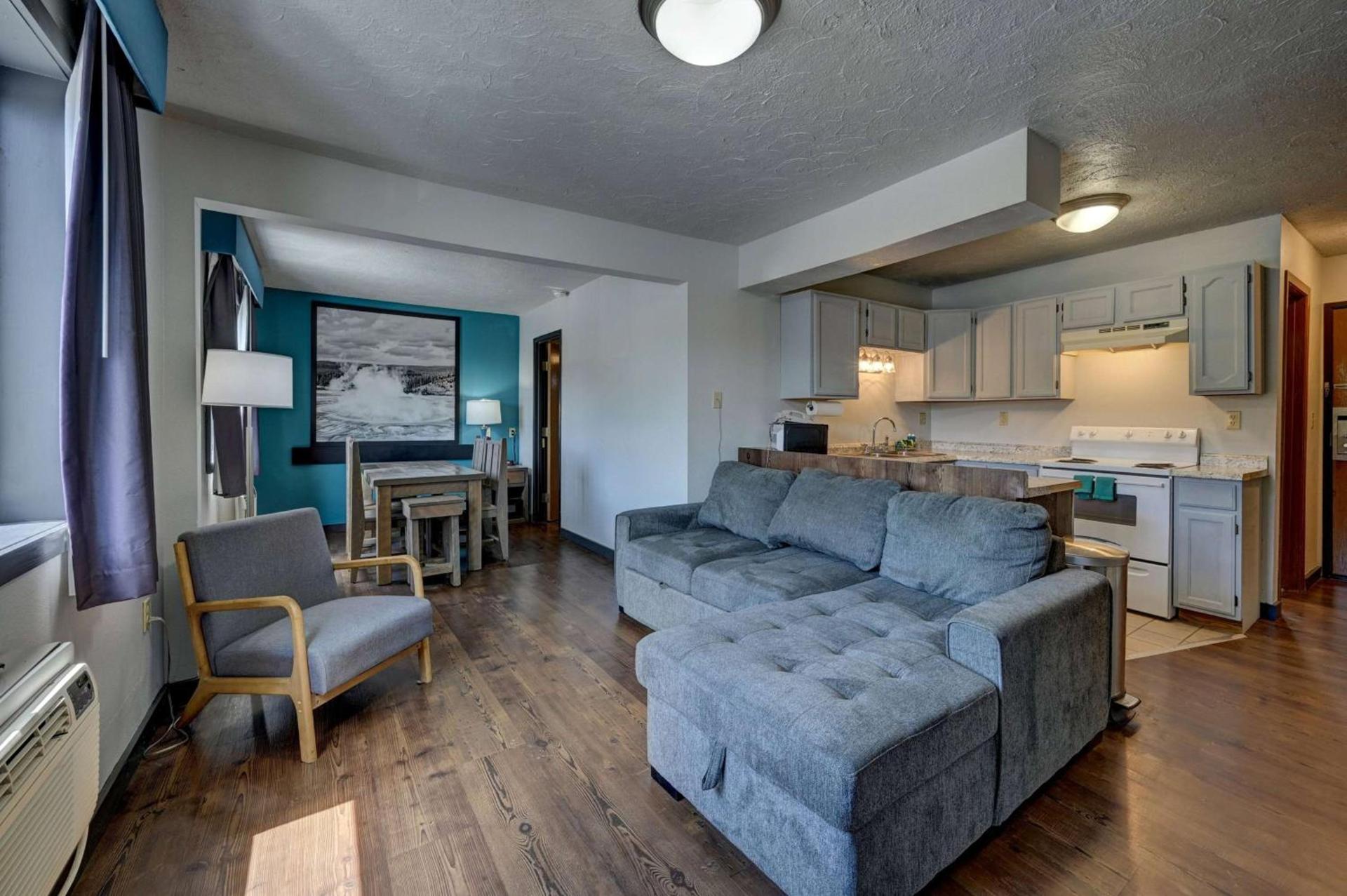 Super 8 by Wyndham Gardiner/Yellowstone Park Area photo 55