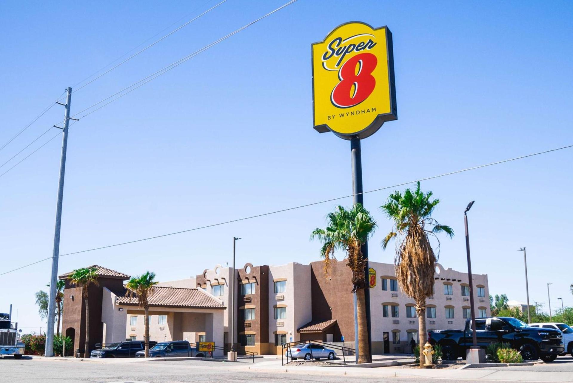 Super 8 by Wyndham Yuma photo 4