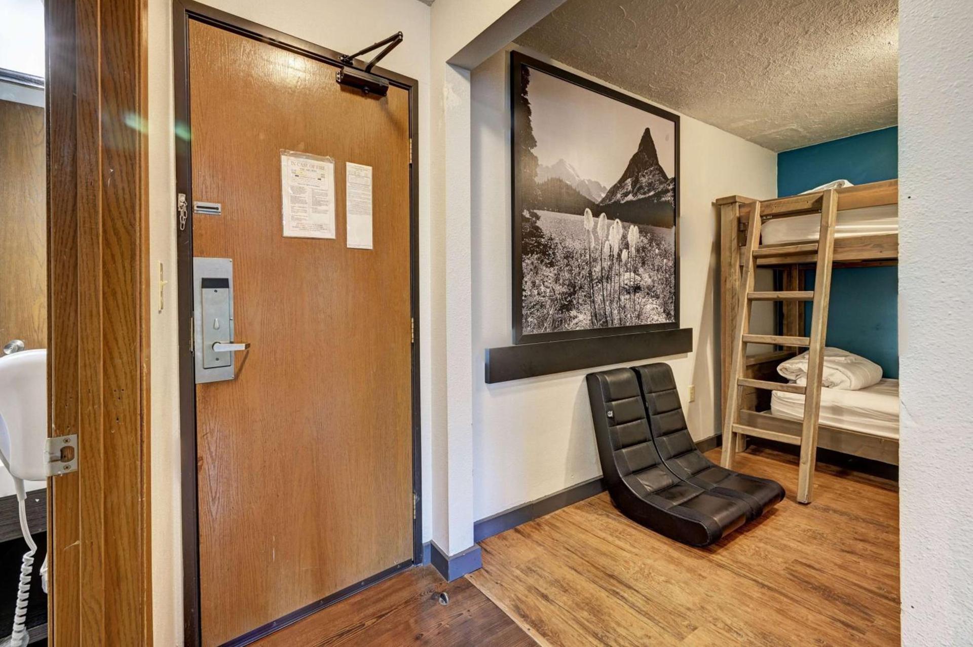 Super 8 by Wyndham Gardiner/Yellowstone Park Area photo 58