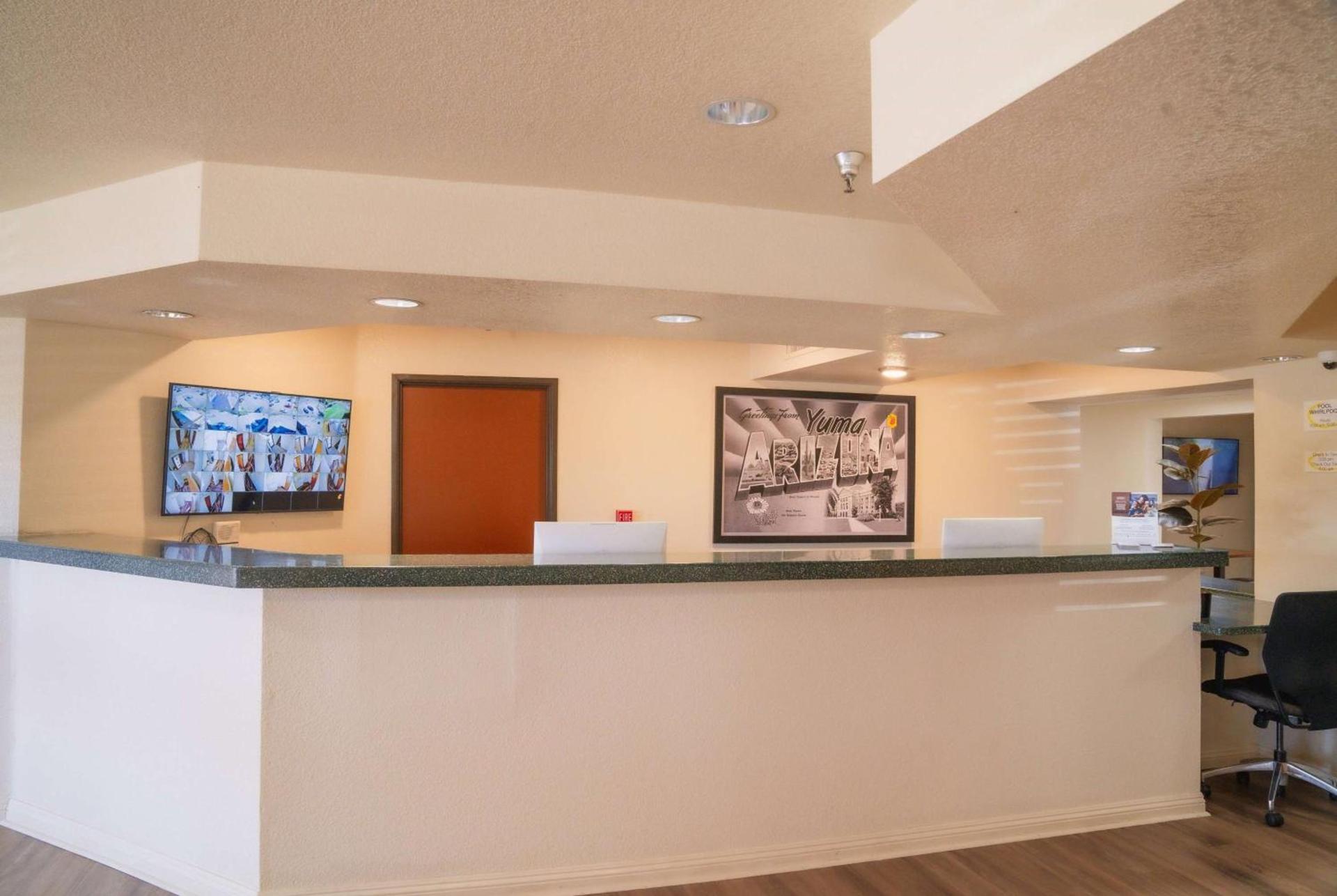 Super 8 by Wyndham Yuma photo 5