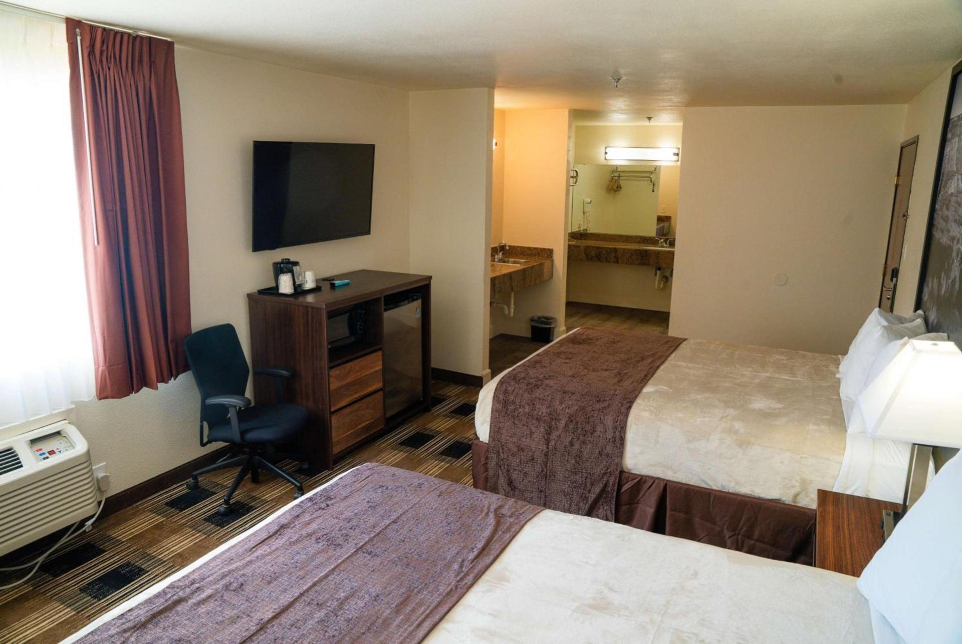 Super 8 by Wyndham Yuma photo 12