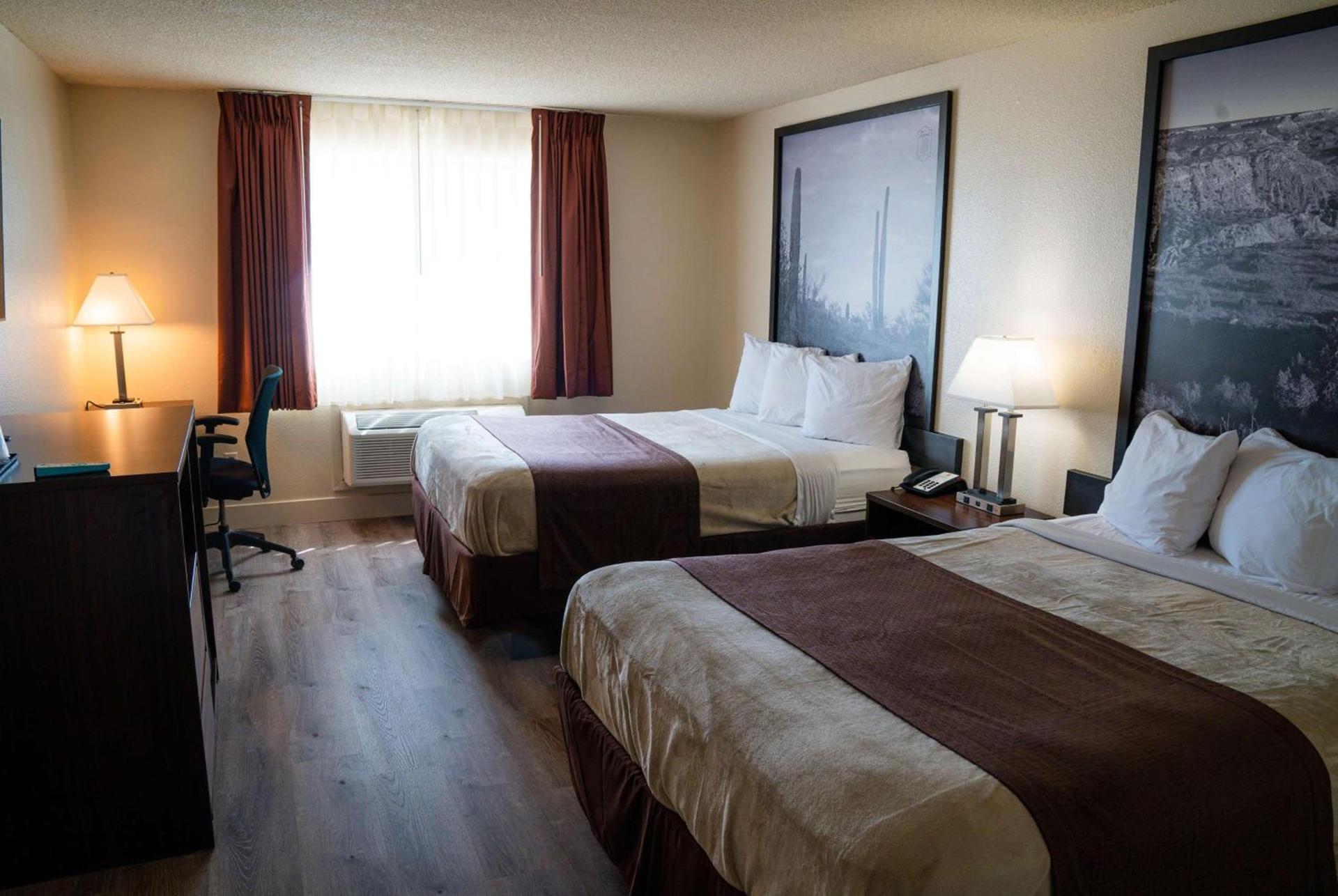 Super 8 by Wyndham Yuma photo 14