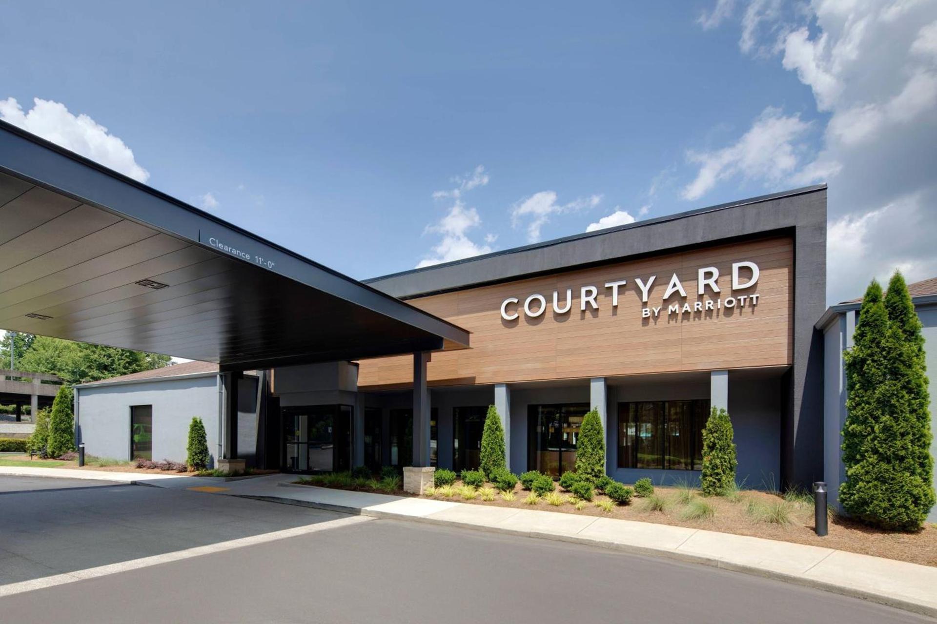 Courtyard by Marriott Atlanta Windy Hill/Ballpark photo 2