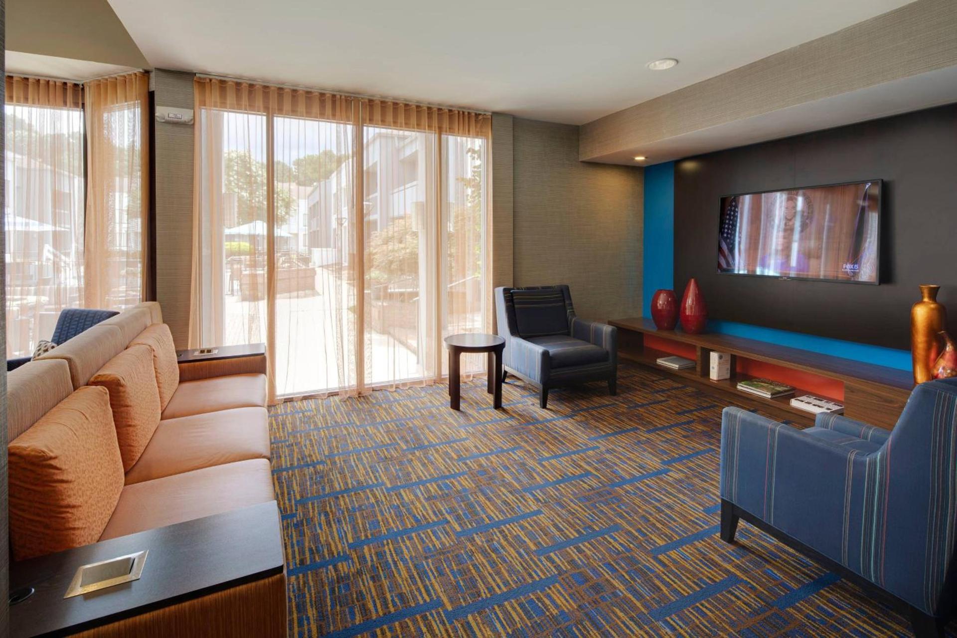 Courtyard by Marriott Atlanta Windy Hill/Ballpark photo 6