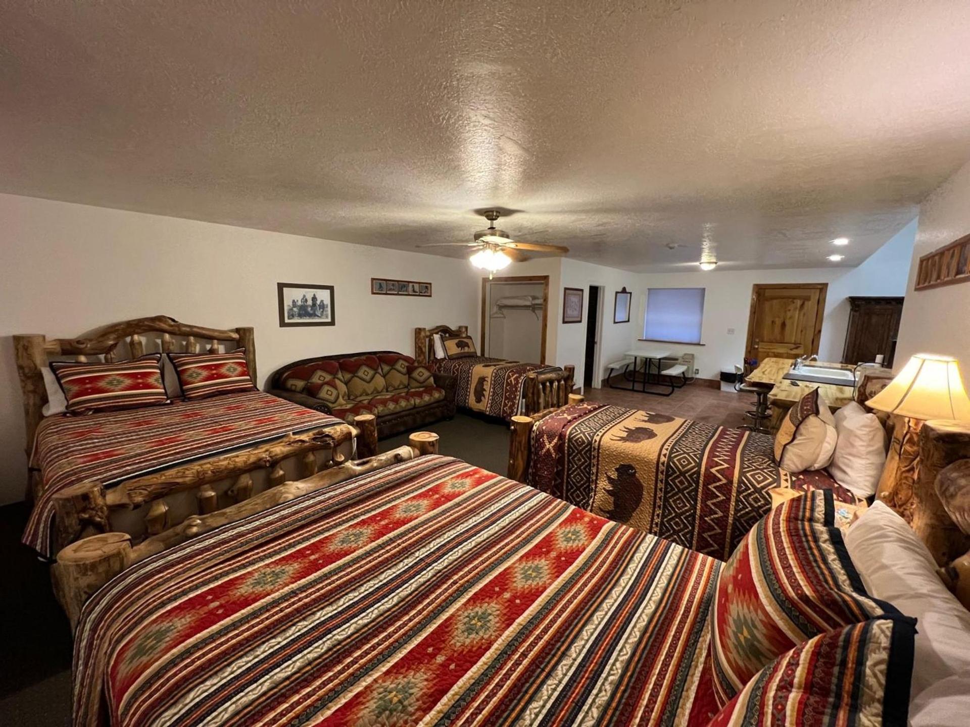THE SNUGGLE INN photo 73