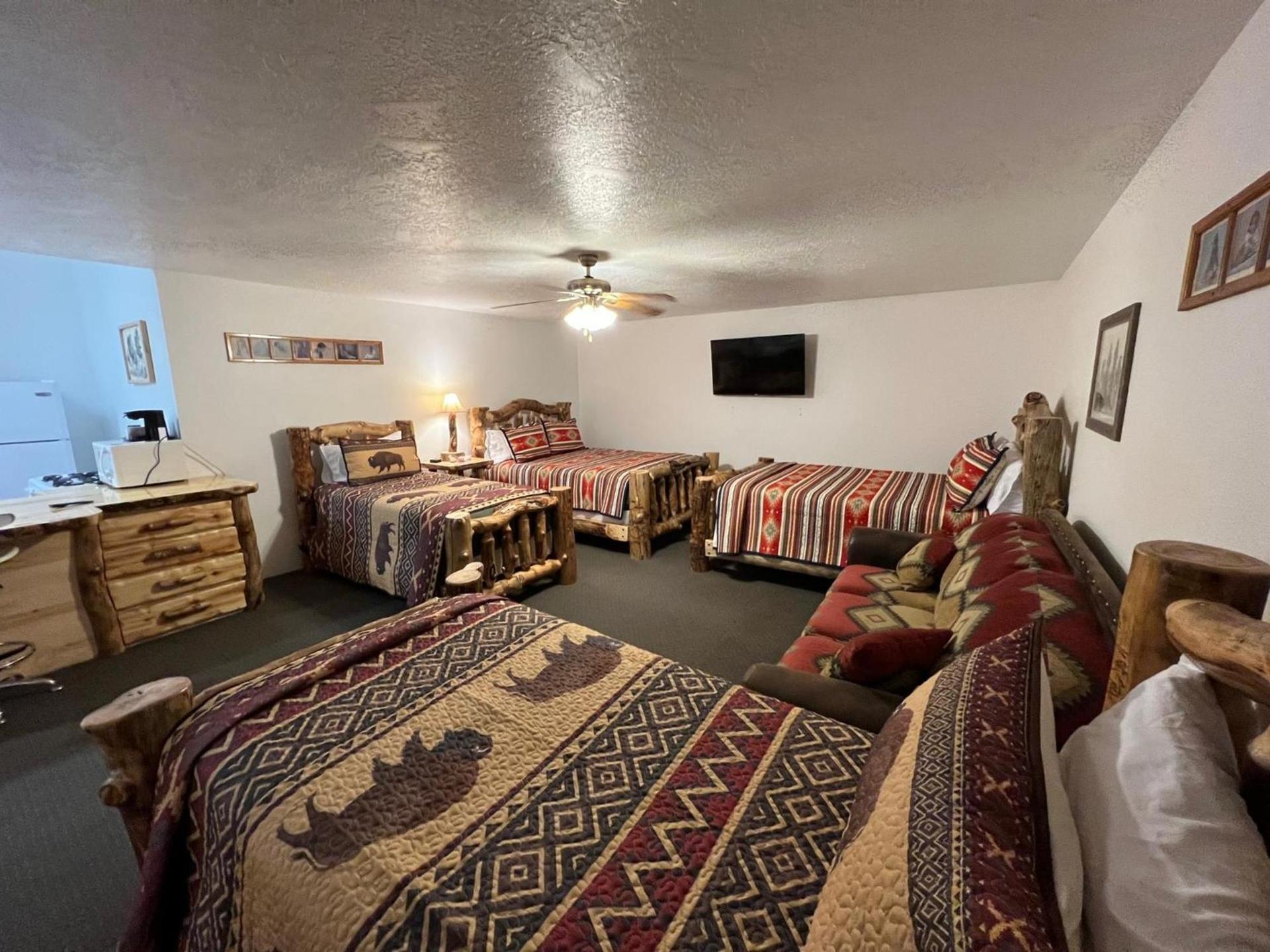 THE SNUGGLE INN photo 91