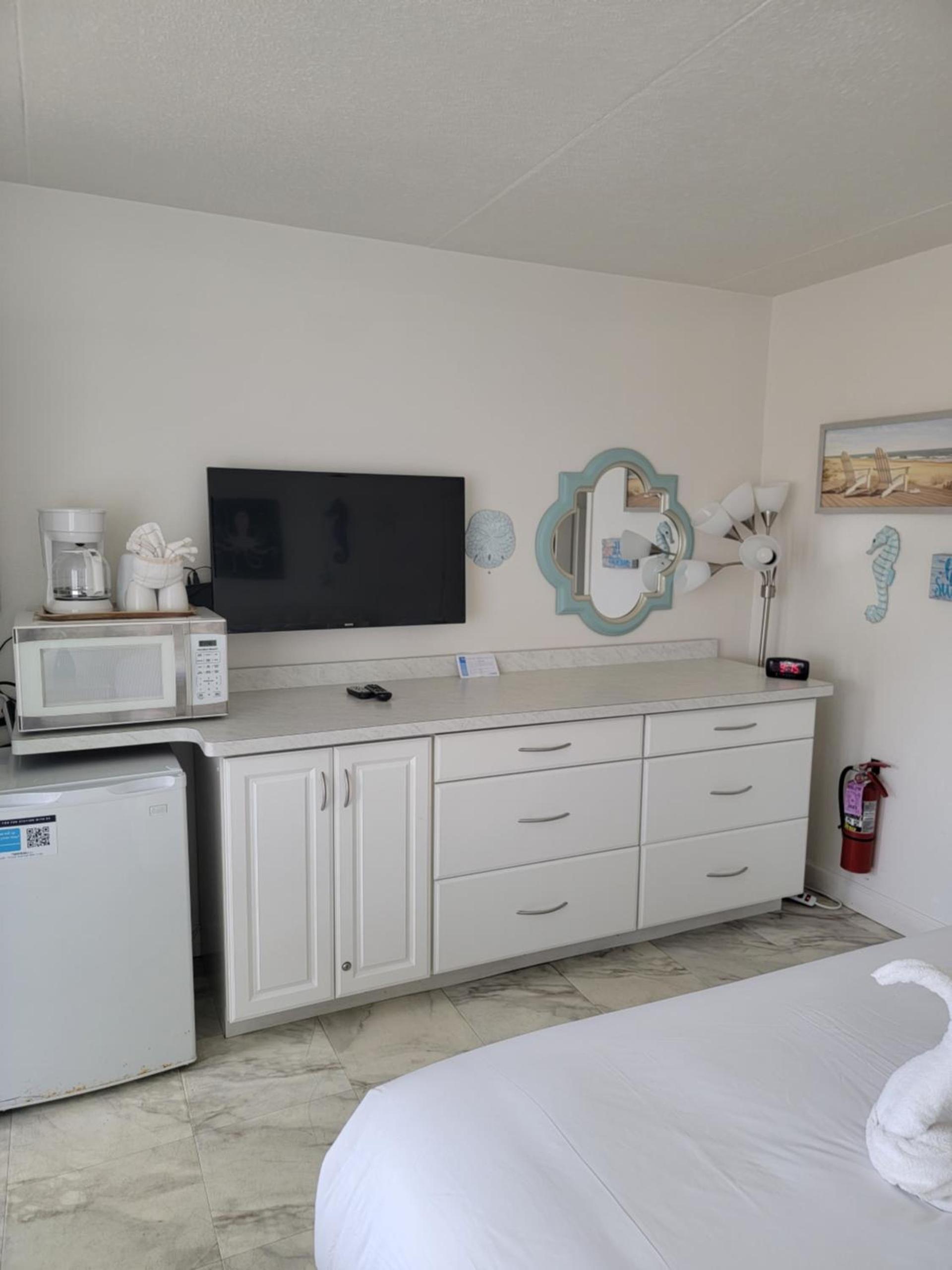 Nassau Inn Beachfront photo 46