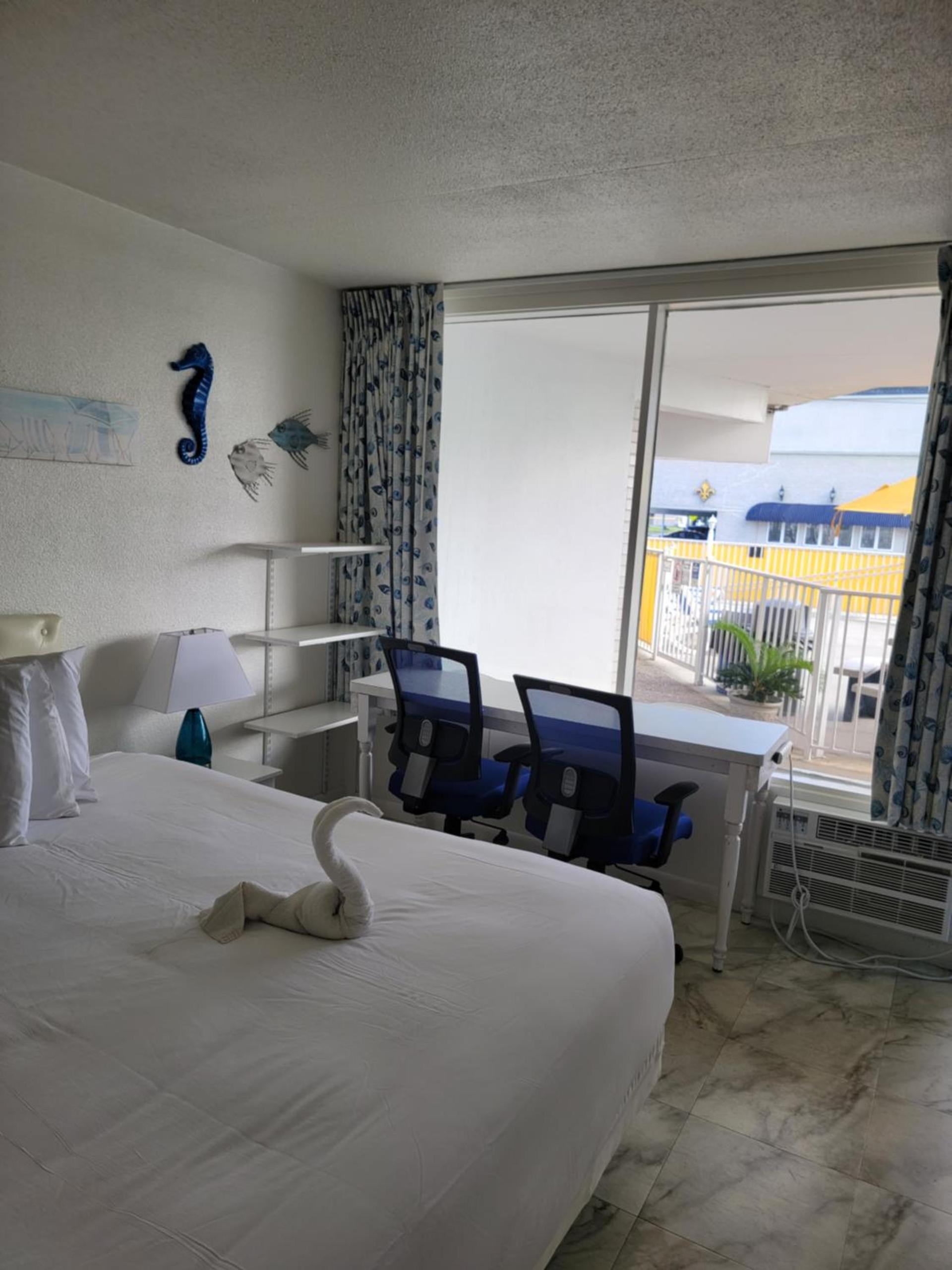 Nassau Inn Beachfront photo 38