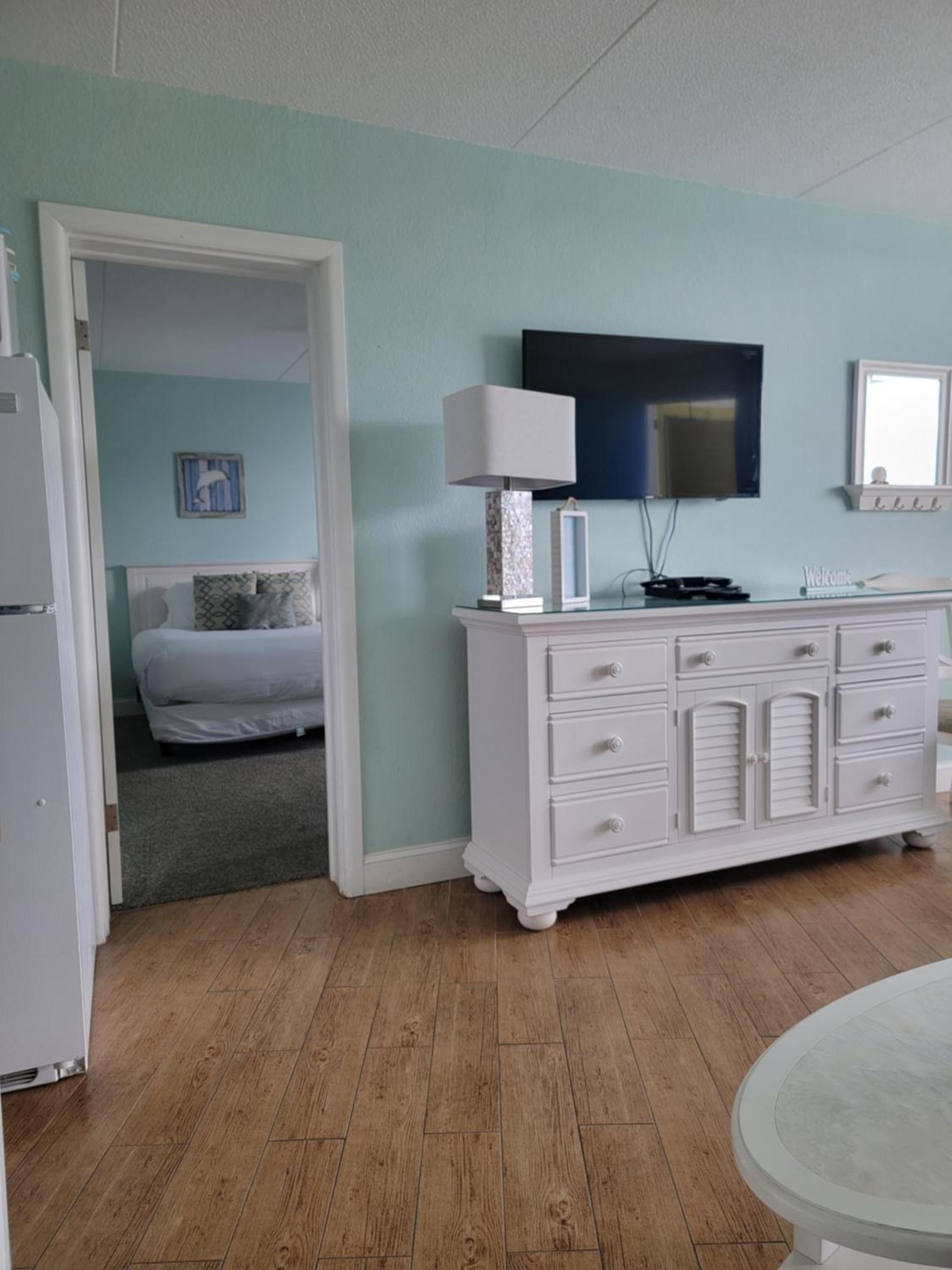 Nassau Inn Beachfront photo 43