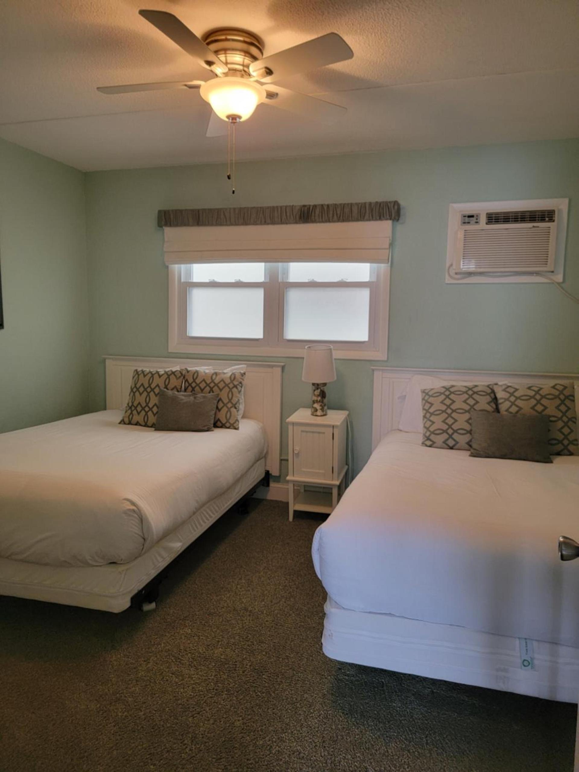 Nassau Inn Beachfront photo 49