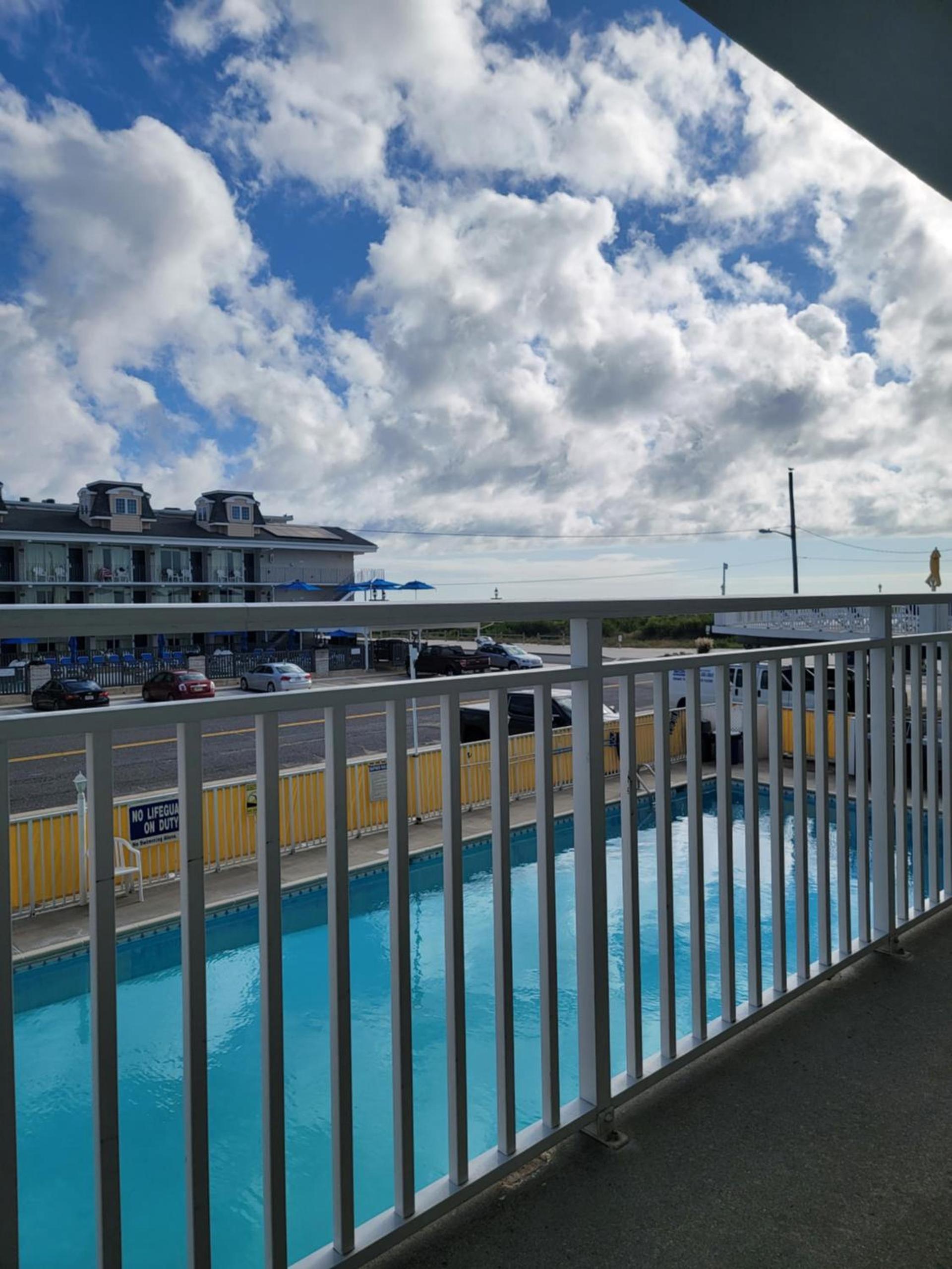 Nassau Inn Beachfront photo 3