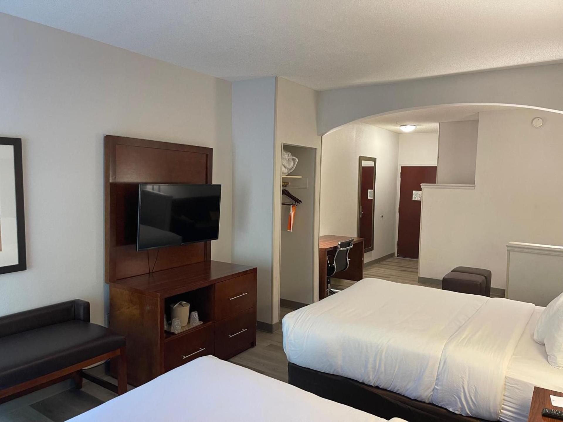 Comfort Suites Salisbury I-85 photo 55