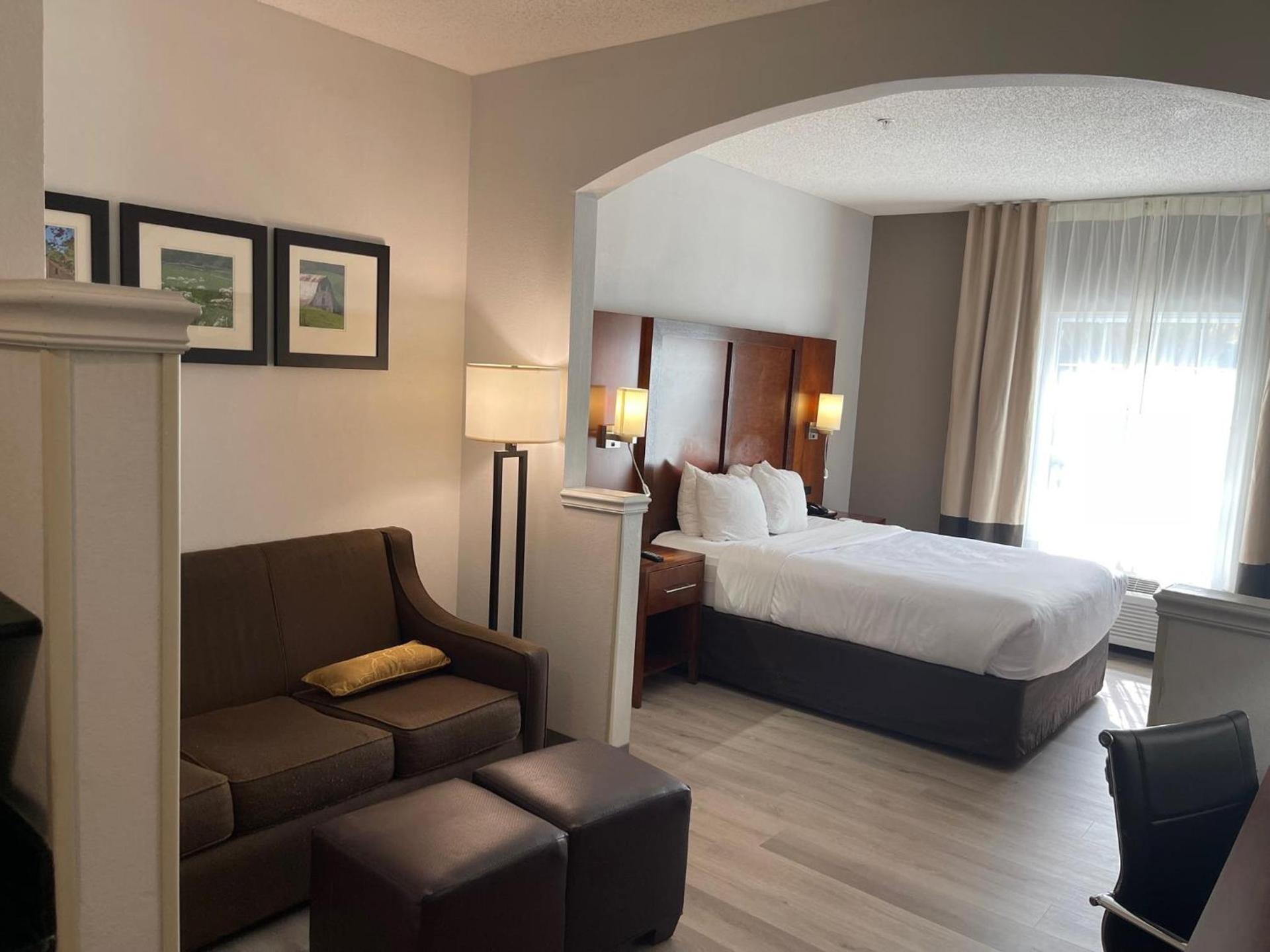 Comfort Suites Salisbury I-85 photo 35